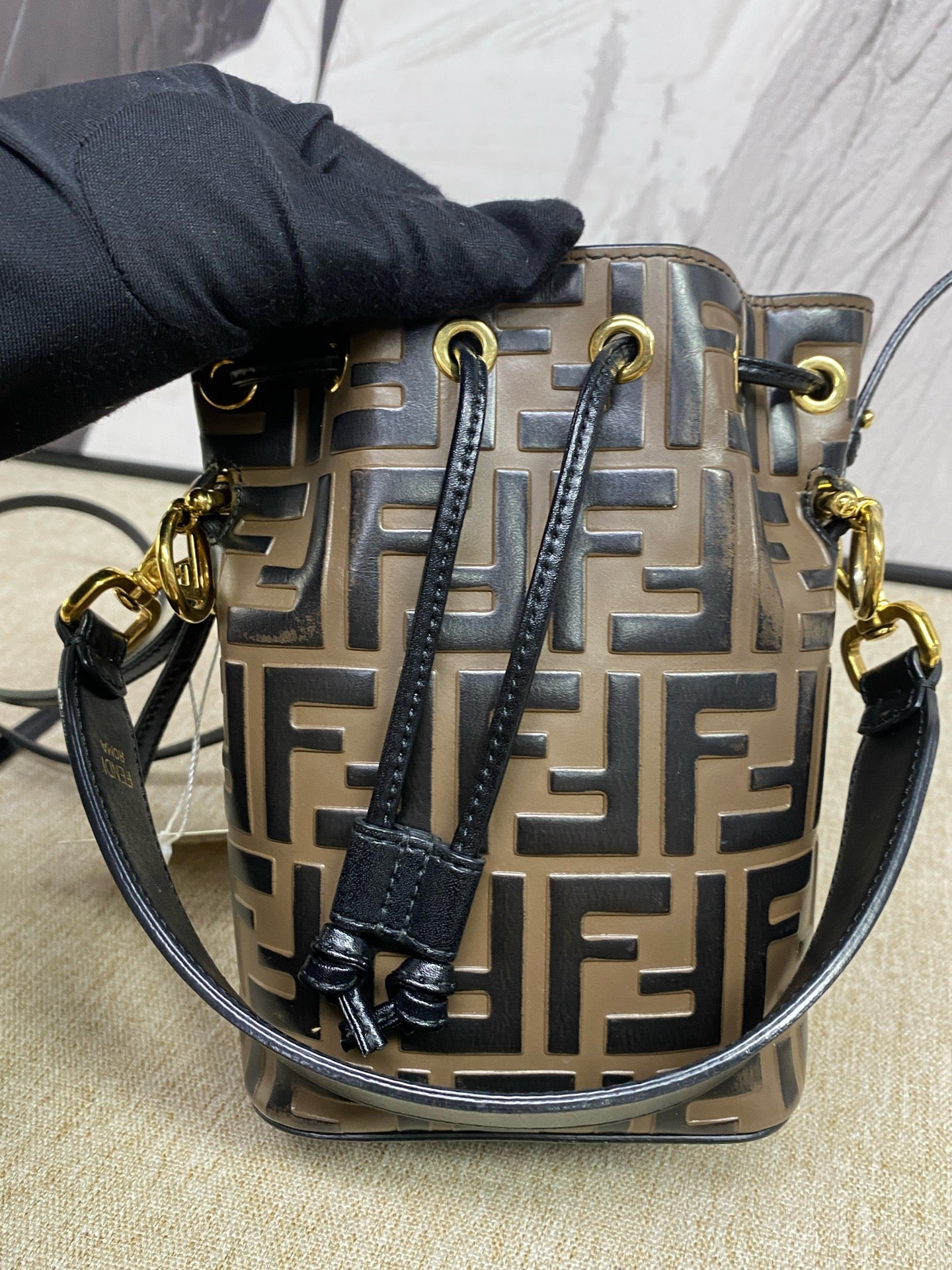 Fendi - Mon Tresor Mini Bucket Bag - Cowhide leather - Black and Brown - (mini)