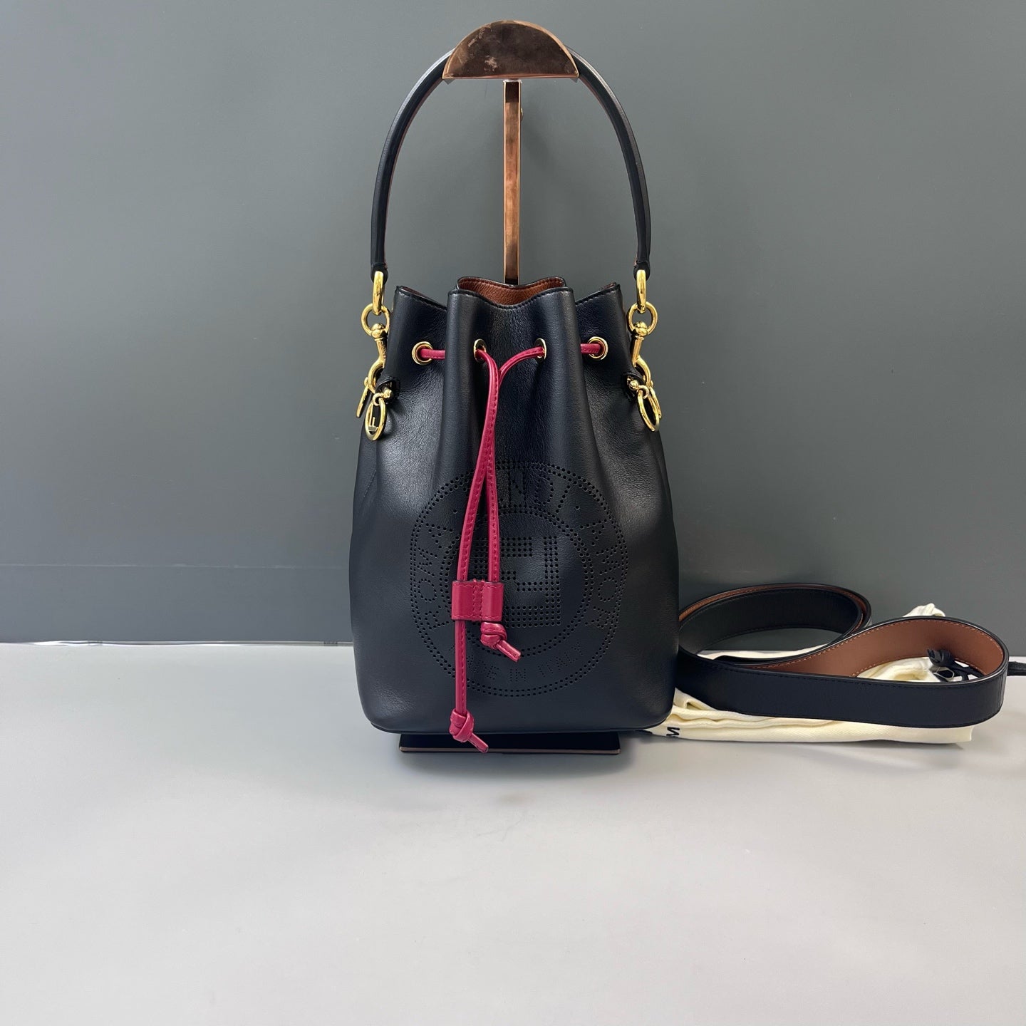 Fendi - Montresor - Leather - Black - (small)