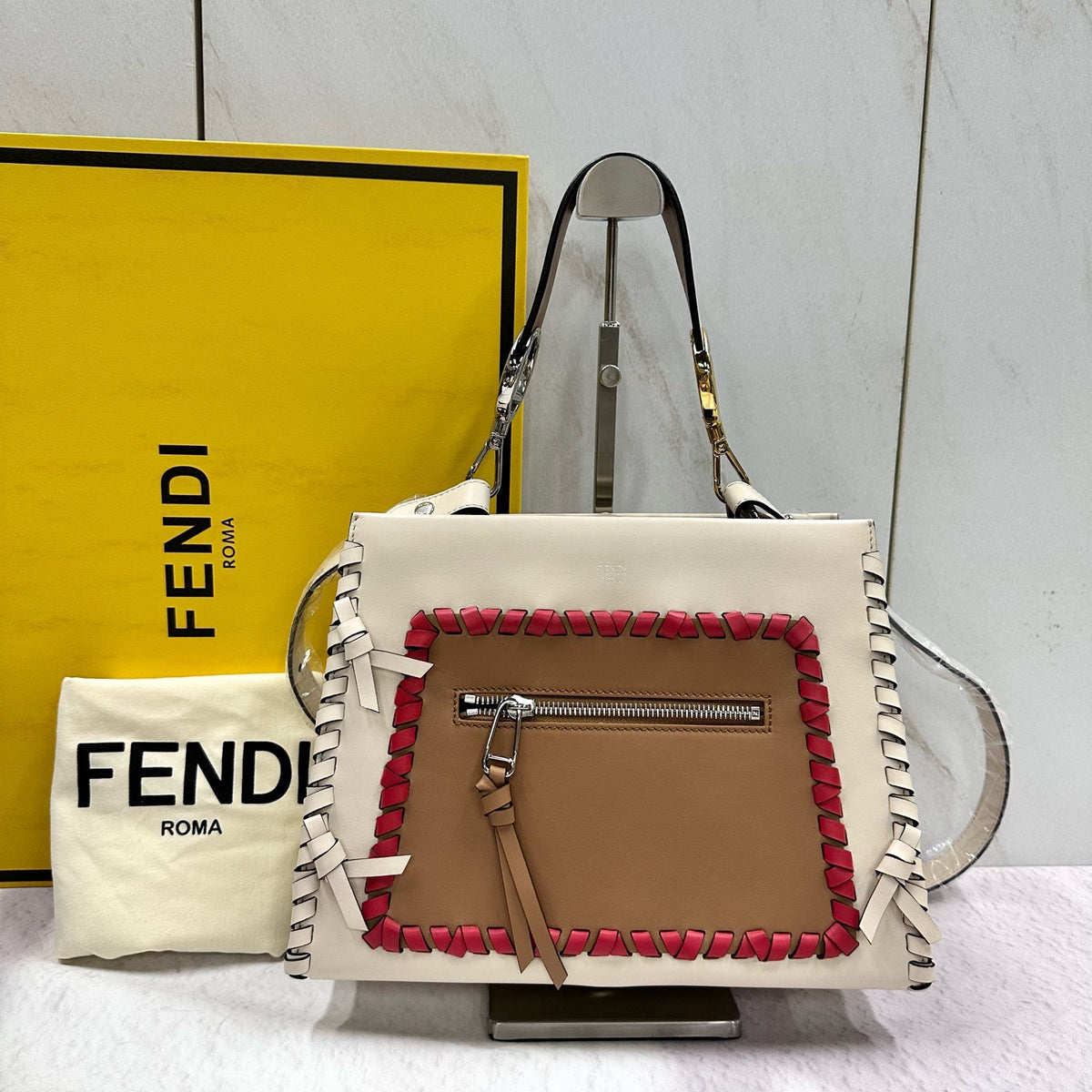 Fendi - Other - Leather - Beige - (medium)