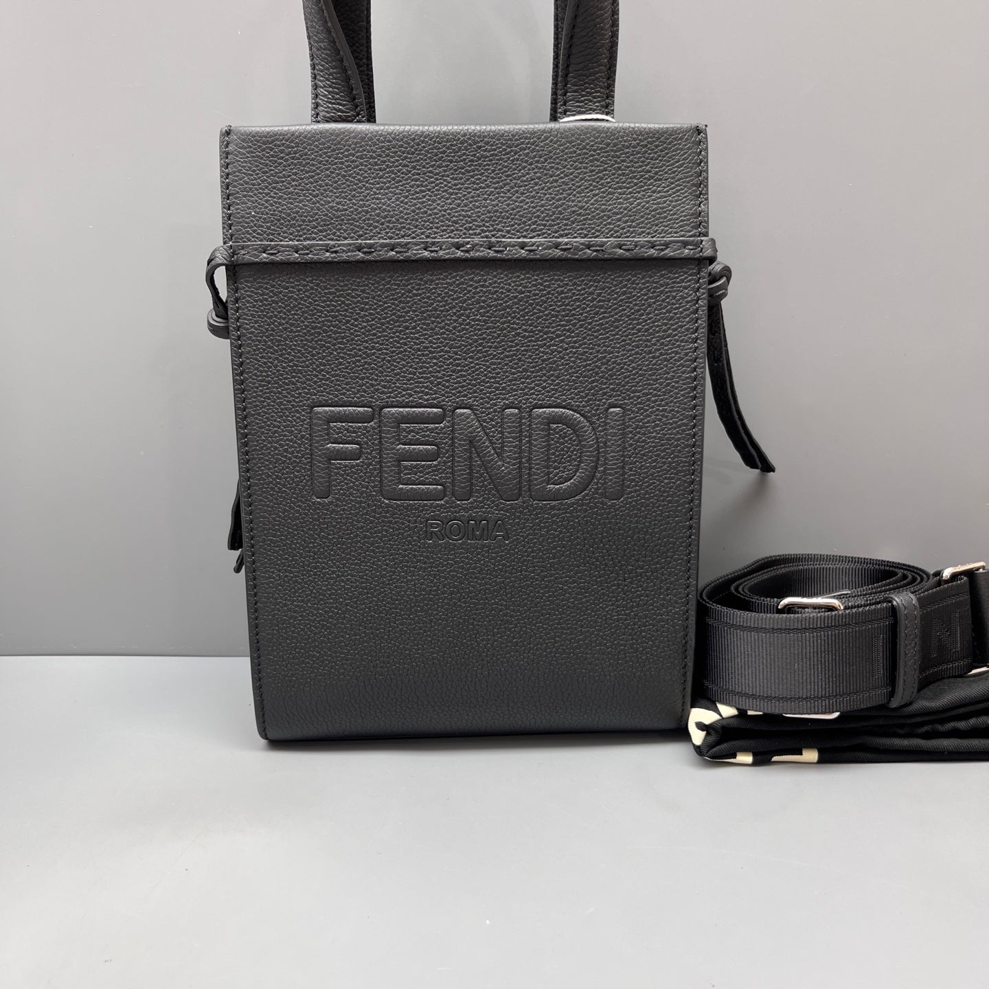 Fendi - Other - Leather - Black - (mini)