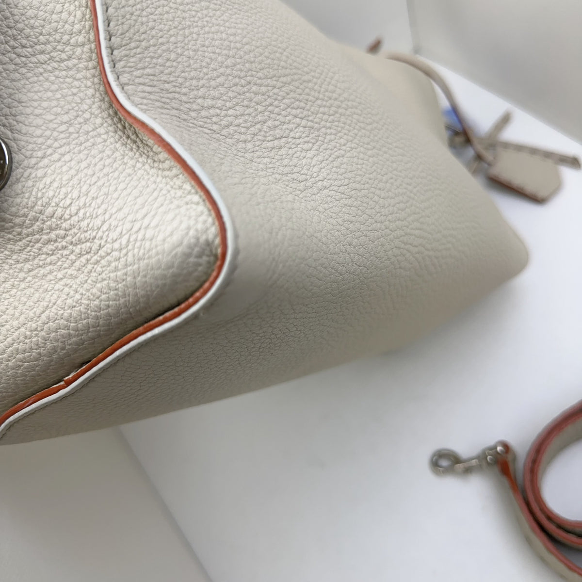Fendi - Other - Leather - Grey - (Medium)
