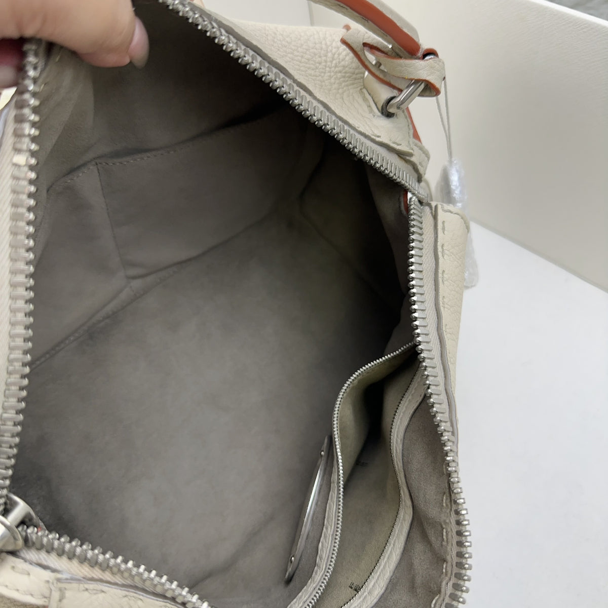 Fendi - Other - Leather - Grey - (Medium)