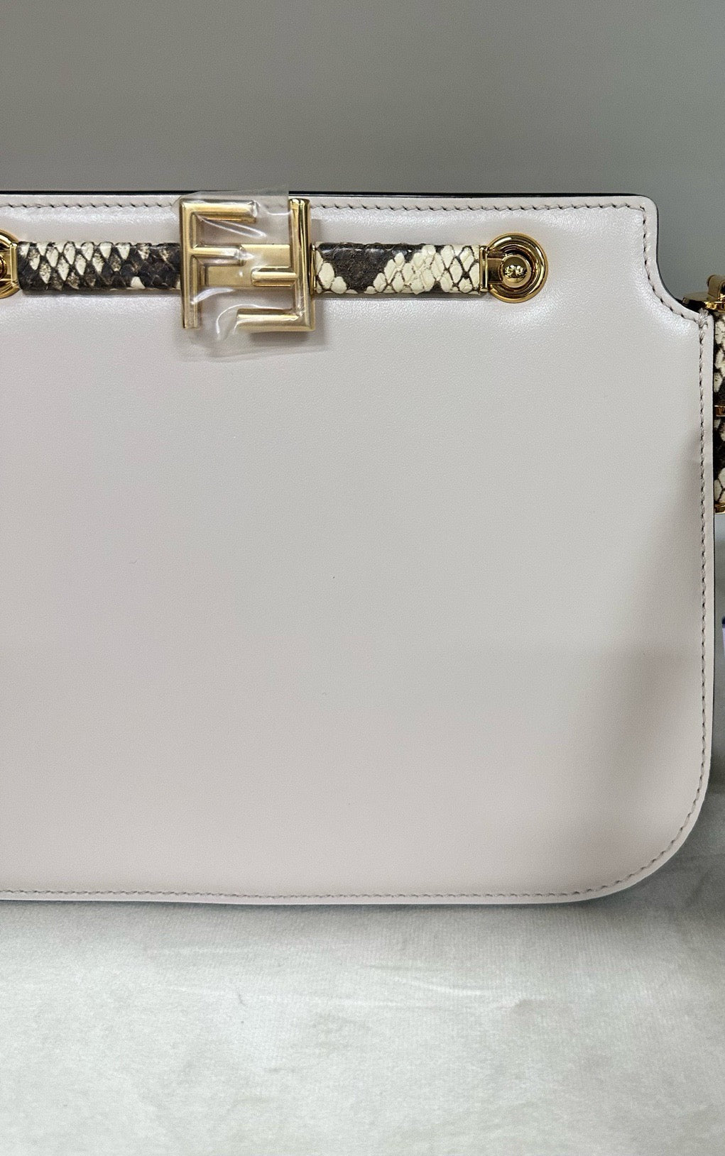 Fendi - Other - Leather - White - (Small)