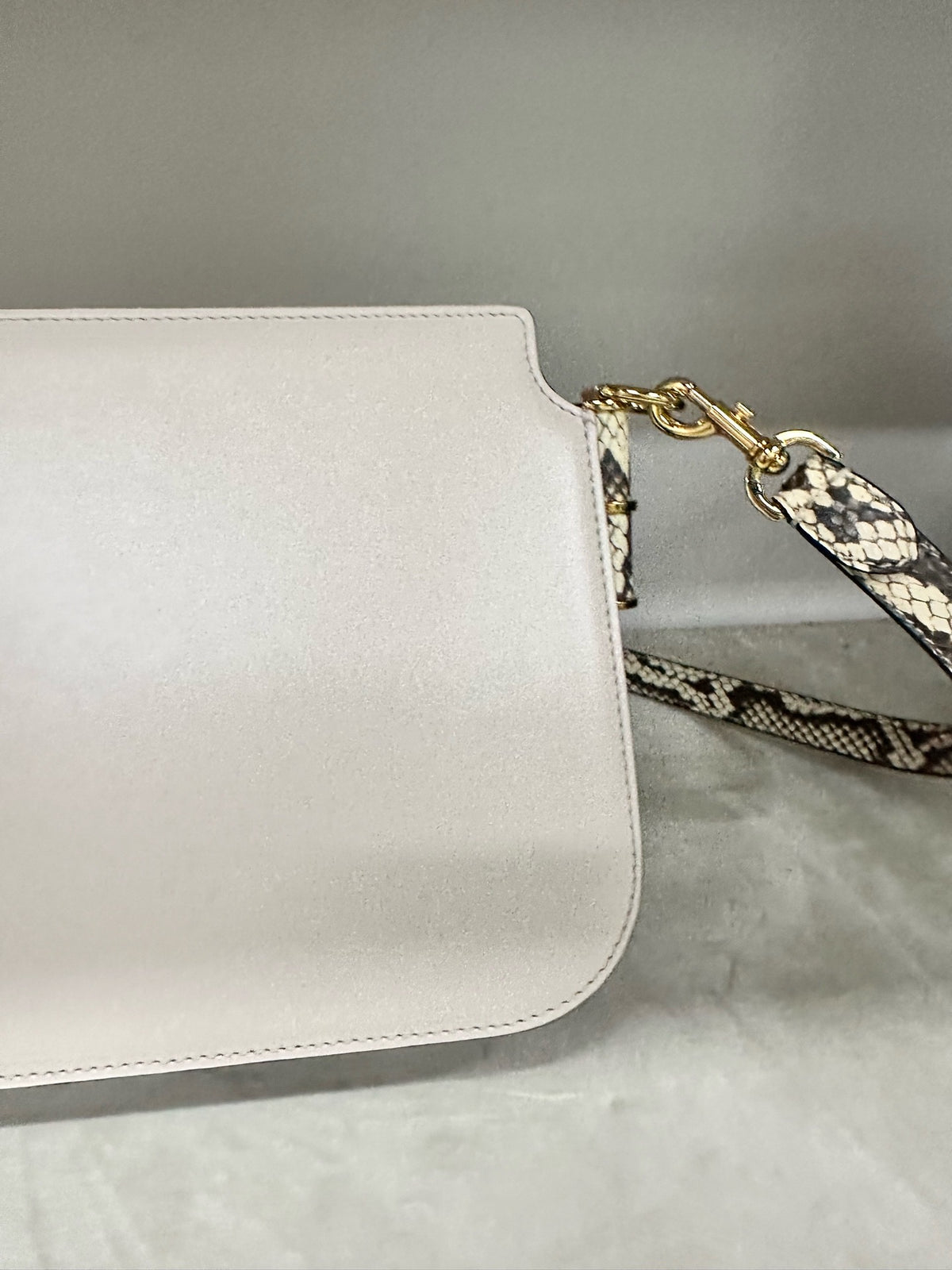 Fendi - Other - Leather - White - (Small)