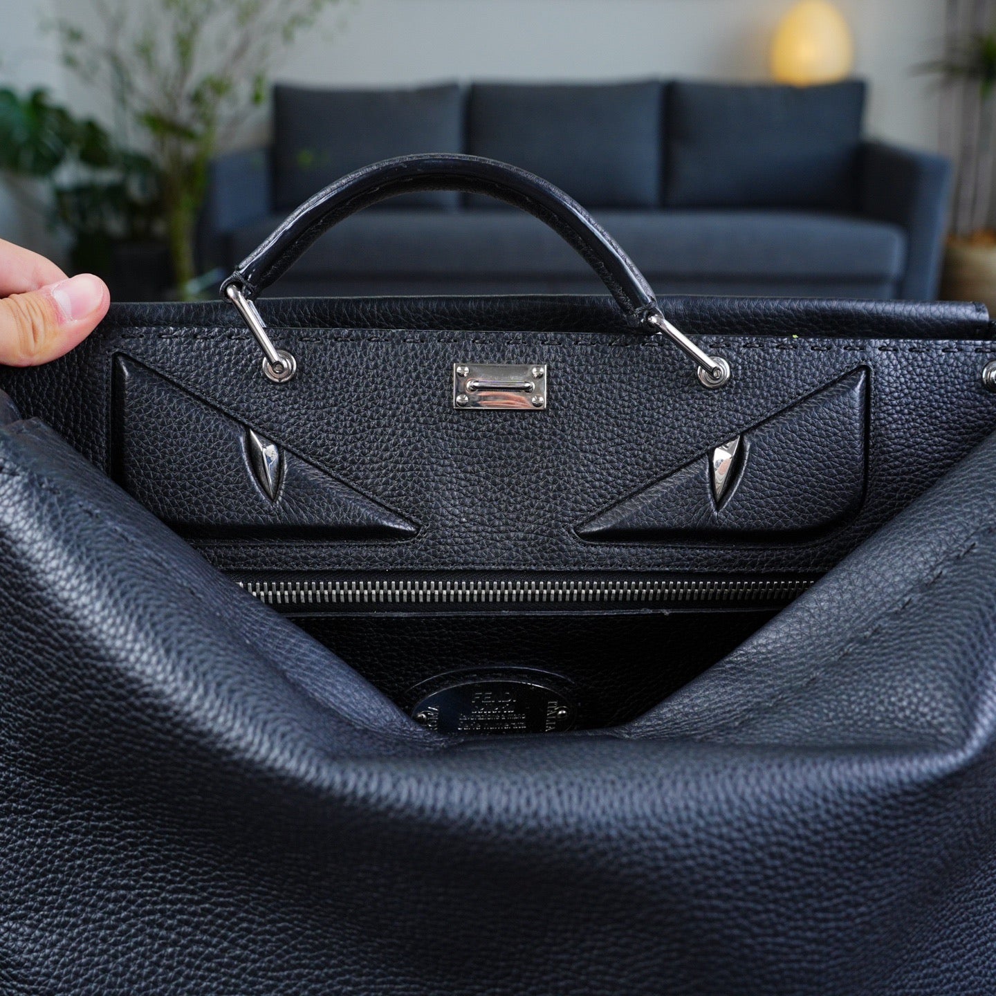 Fendi - Peekaboo - Calfskin - Black - (large)