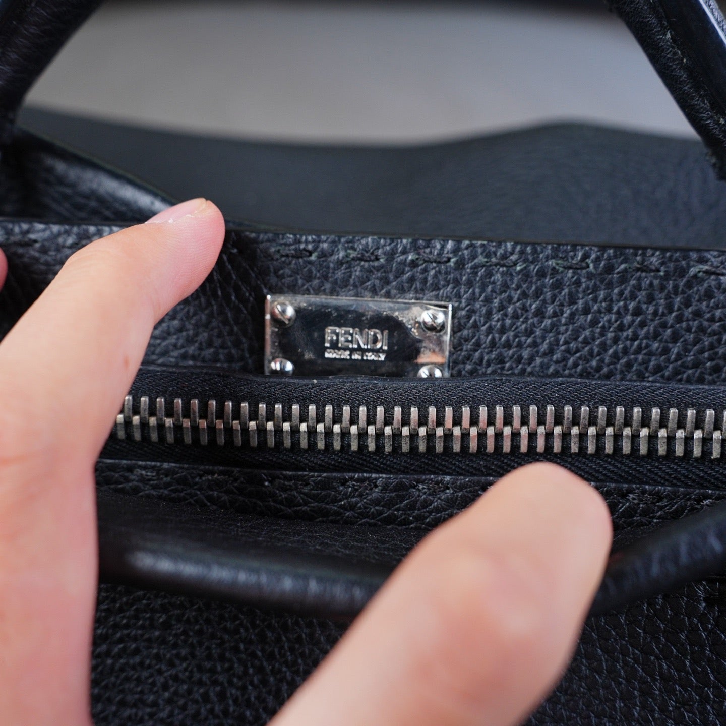 Fendi - Peekaboo - Calfskin - Black - (large)