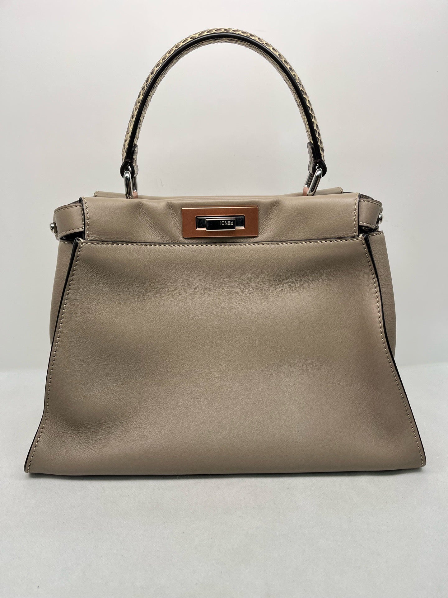 Fendi - Peekaboo - Calfskin - Grey - (medium)