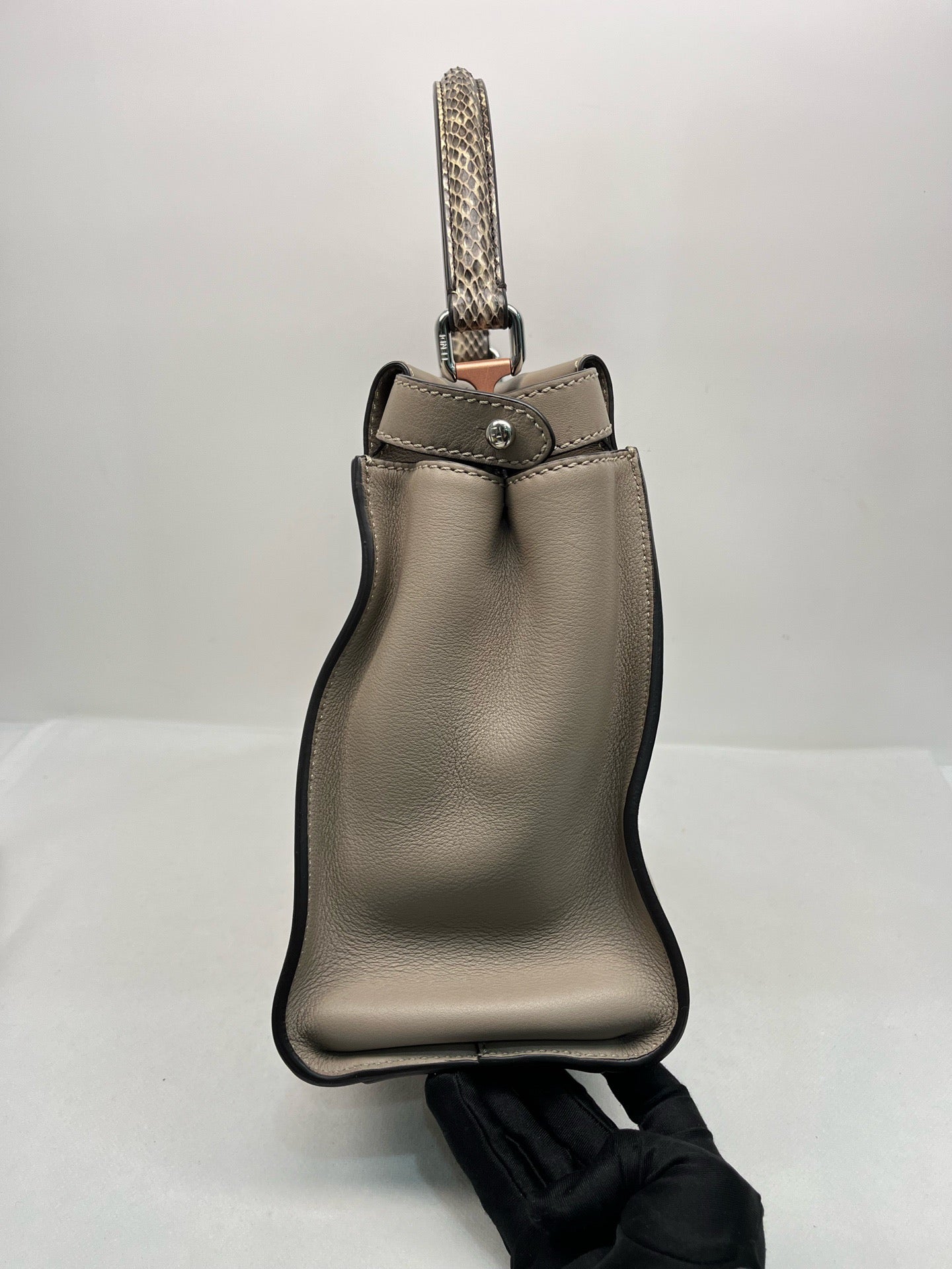 Fendi - Peekaboo - Calfskin - Grey - (medium)