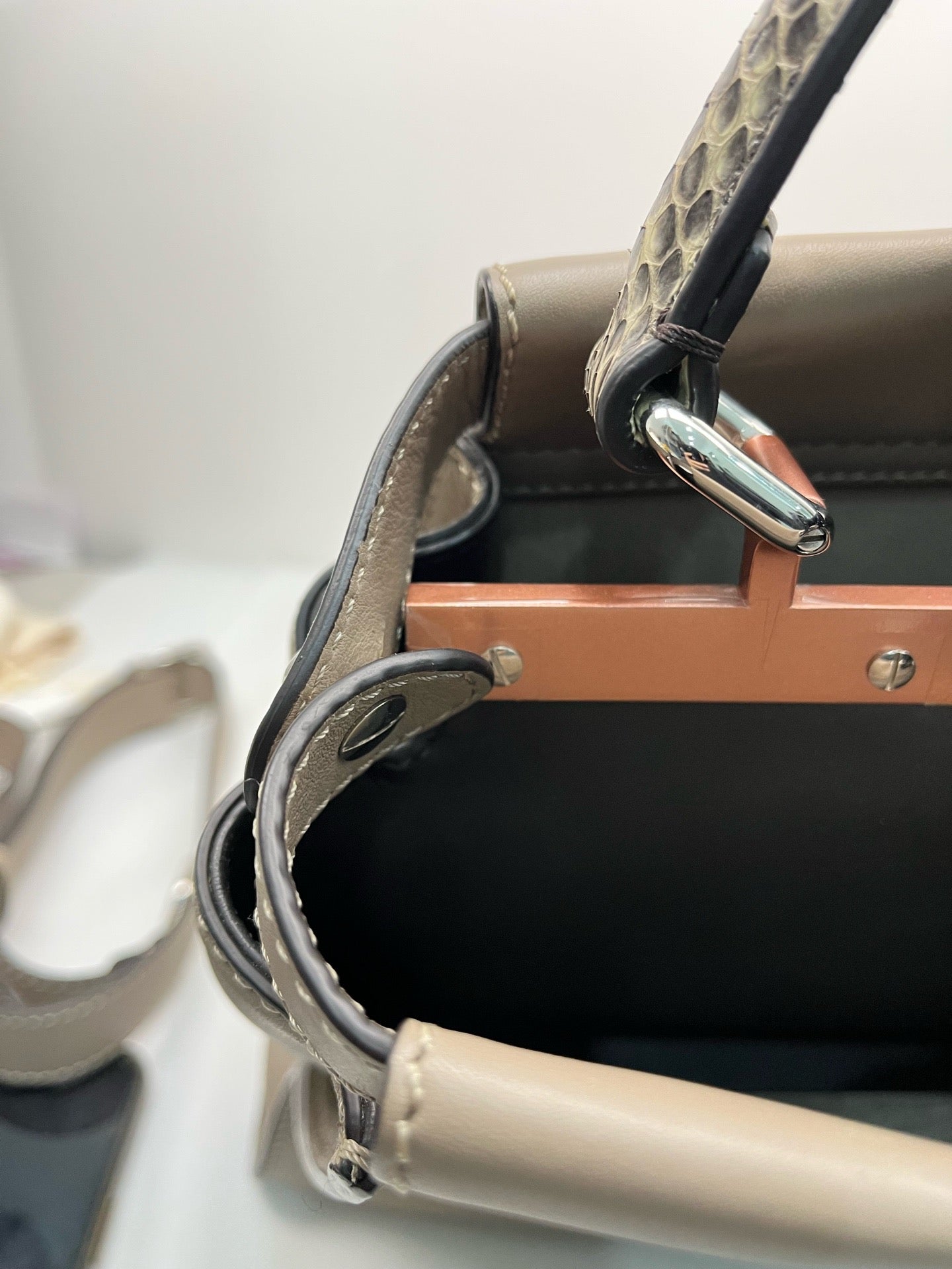 Fendi - Peekaboo - Calfskin - Grey - (medium)