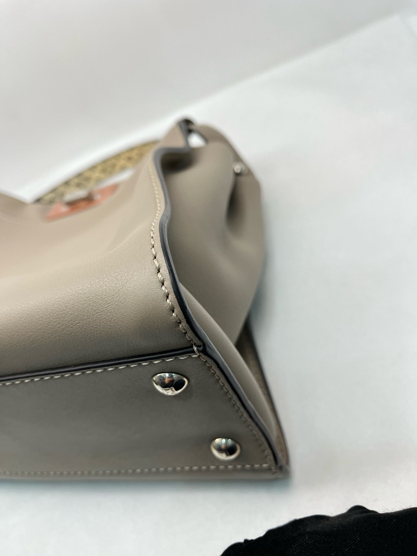 Fendi - Peekaboo - Calfskin - Grey - (medium)