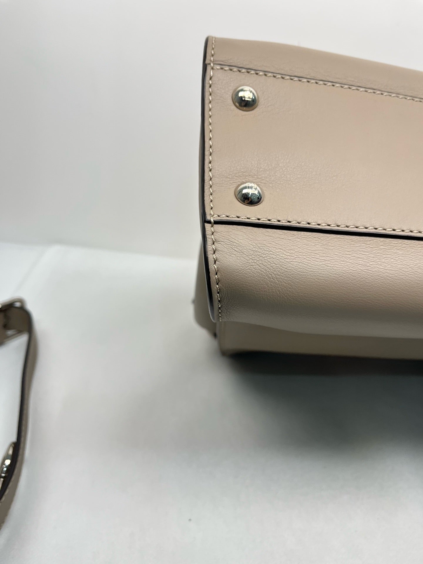 Fendi - Peekaboo - Calfskin - Grey - (medium)