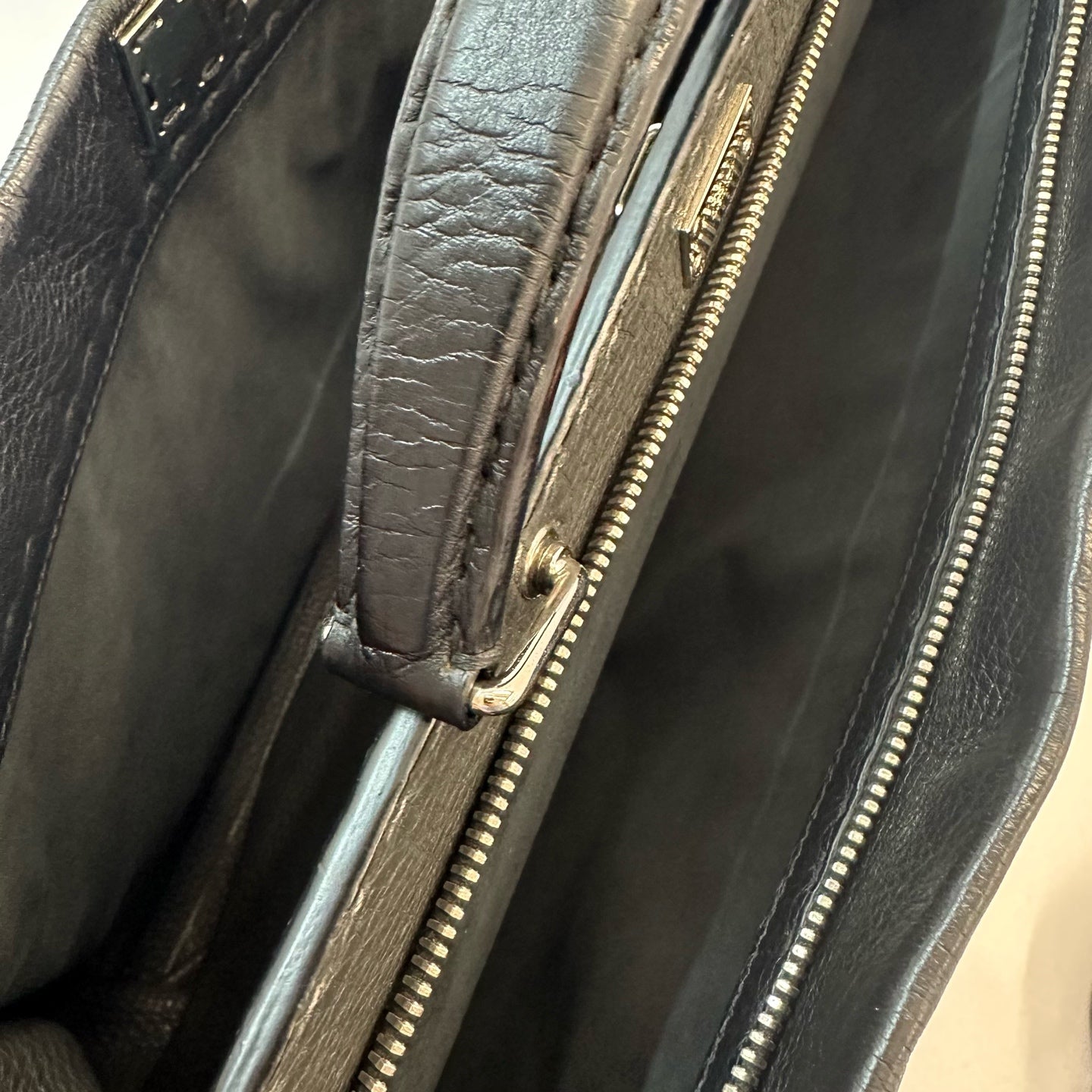Fendi - Peekaboo Fit - Leather - Black