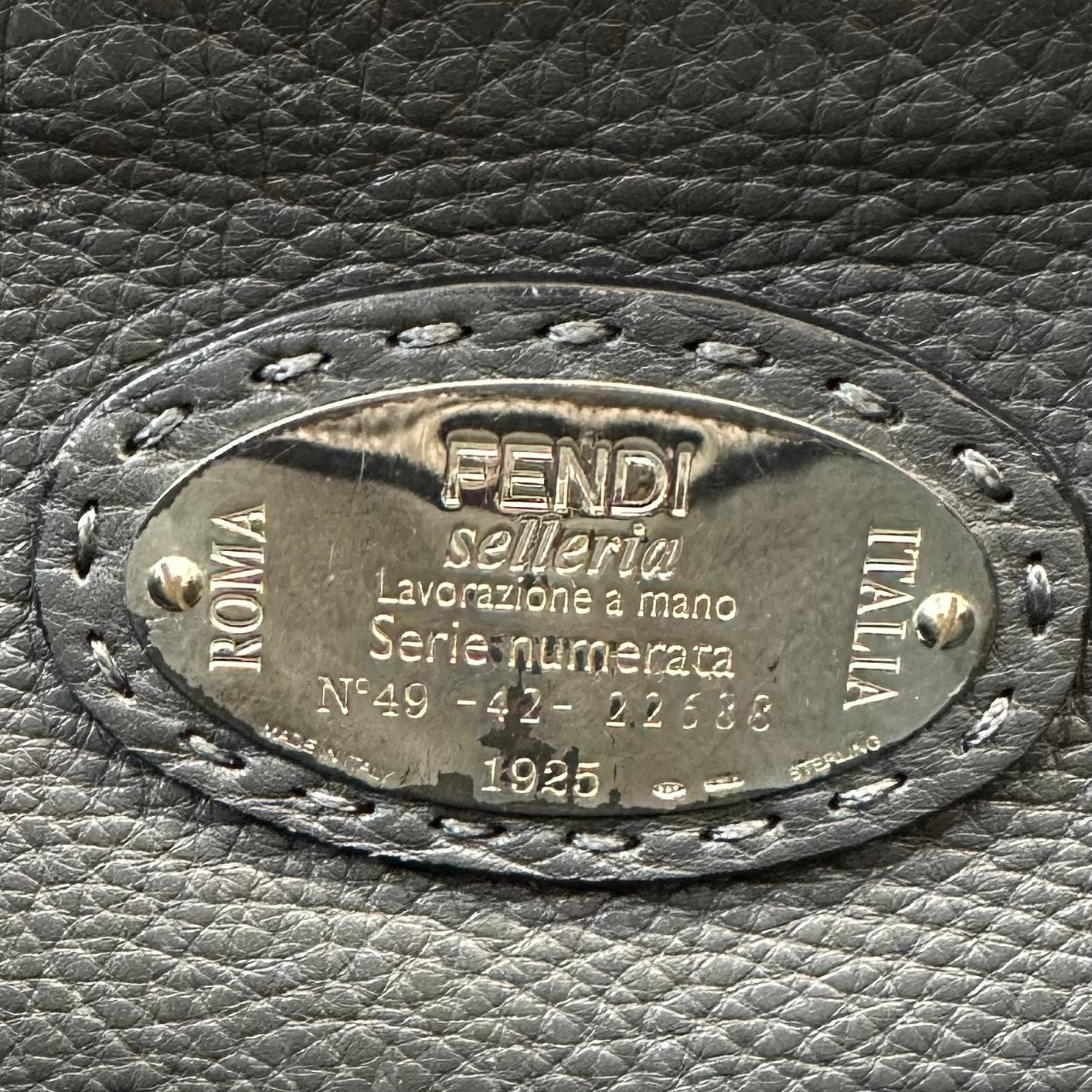 Fendi - Peekaboo Fit - Leather - Black