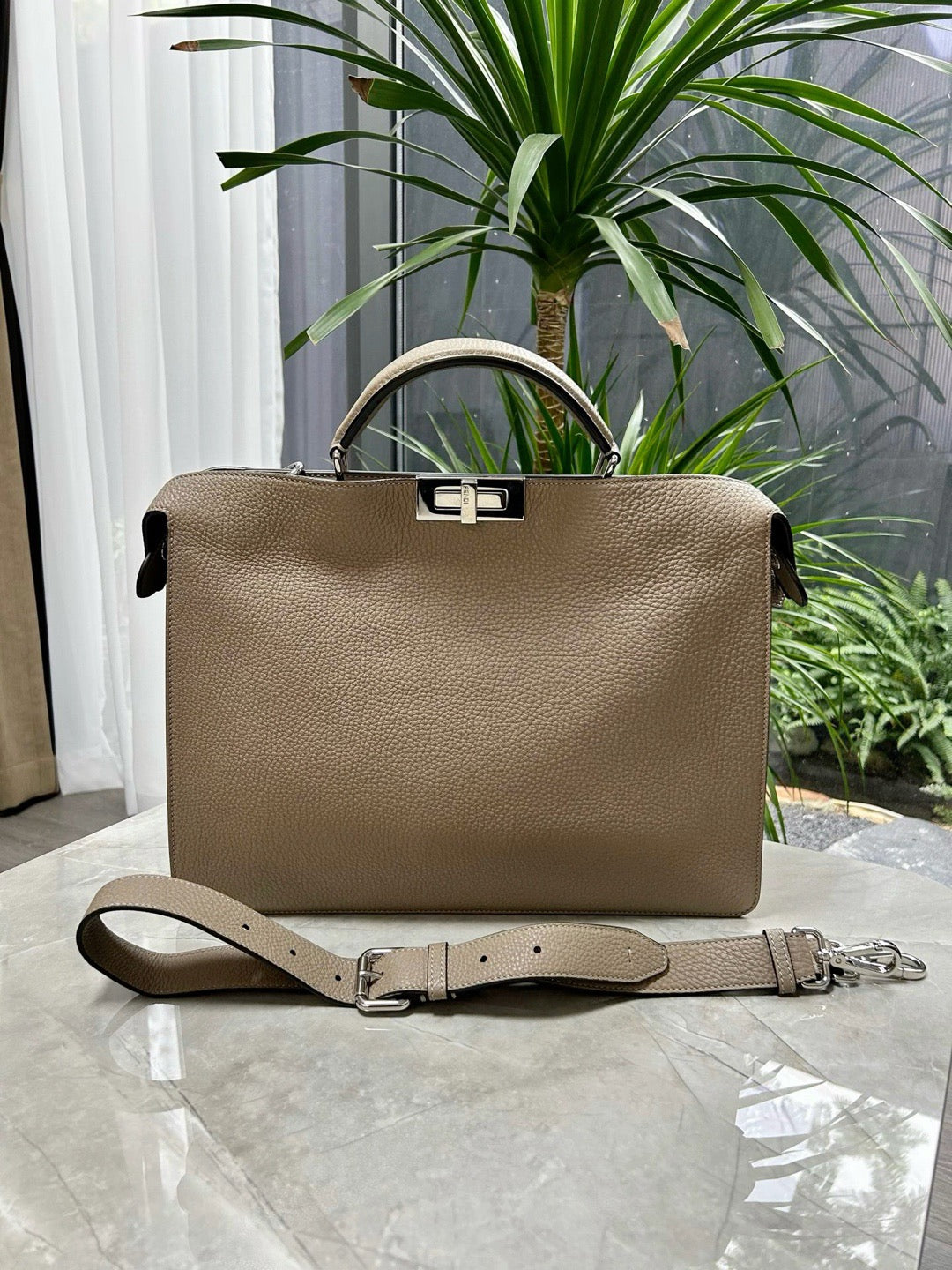 Fendi - Peekaboo Iseeu - Calfskin - Beige - (Large)