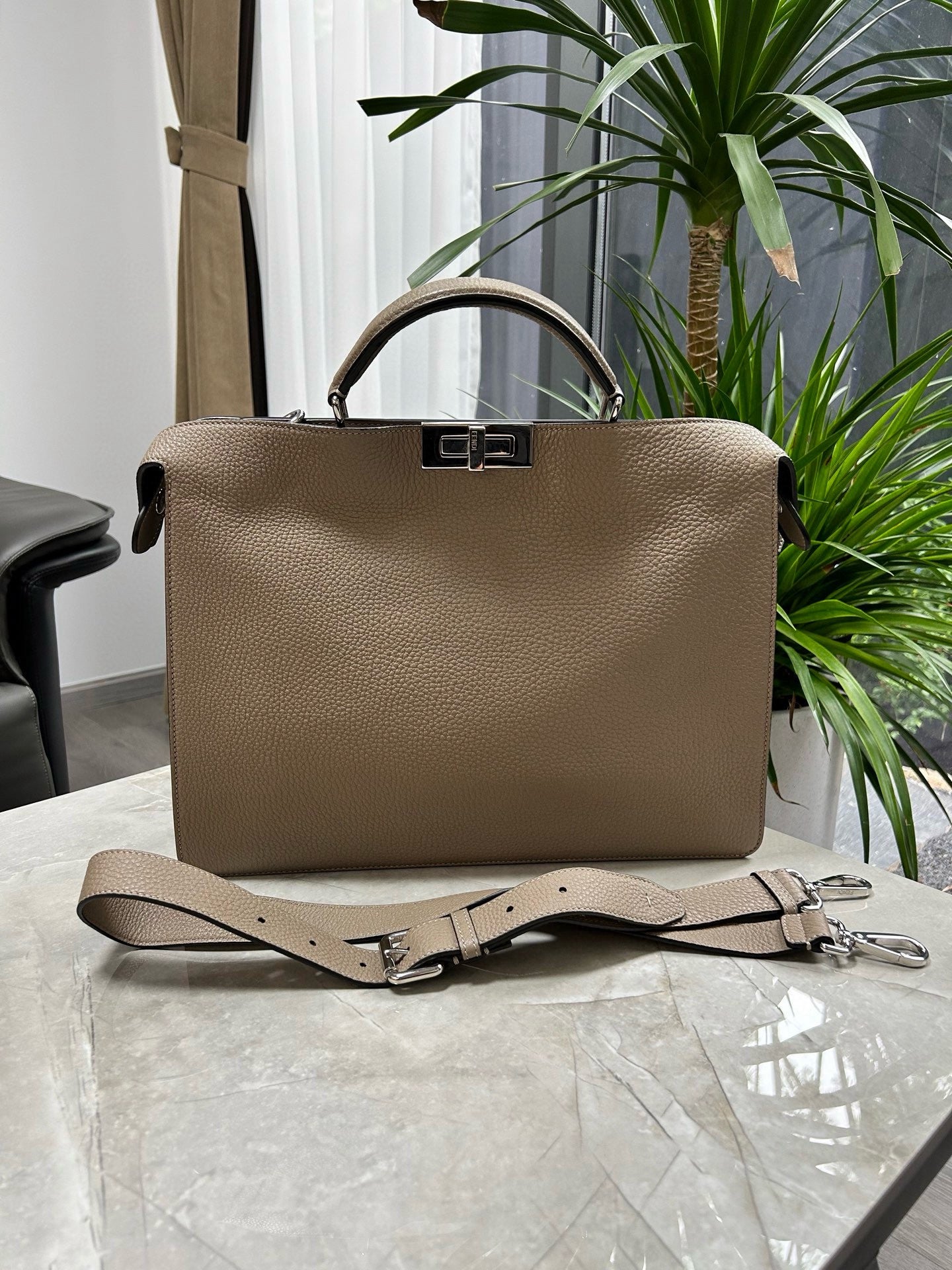 Fendi - Peekaboo Iseeu - Calfskin - Beige - (Large)
