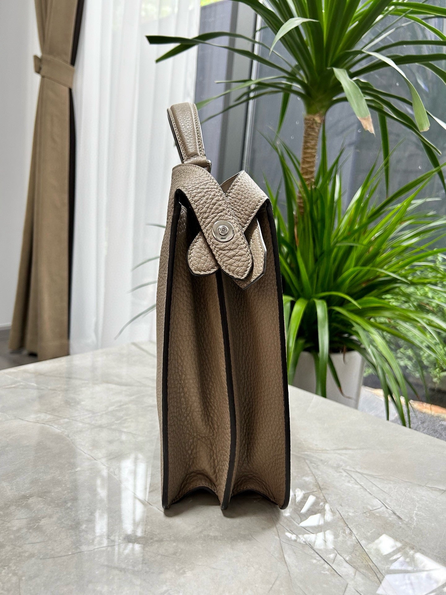 Fendi - Peekaboo Iseeu - Calfskin - Beige - (Large)