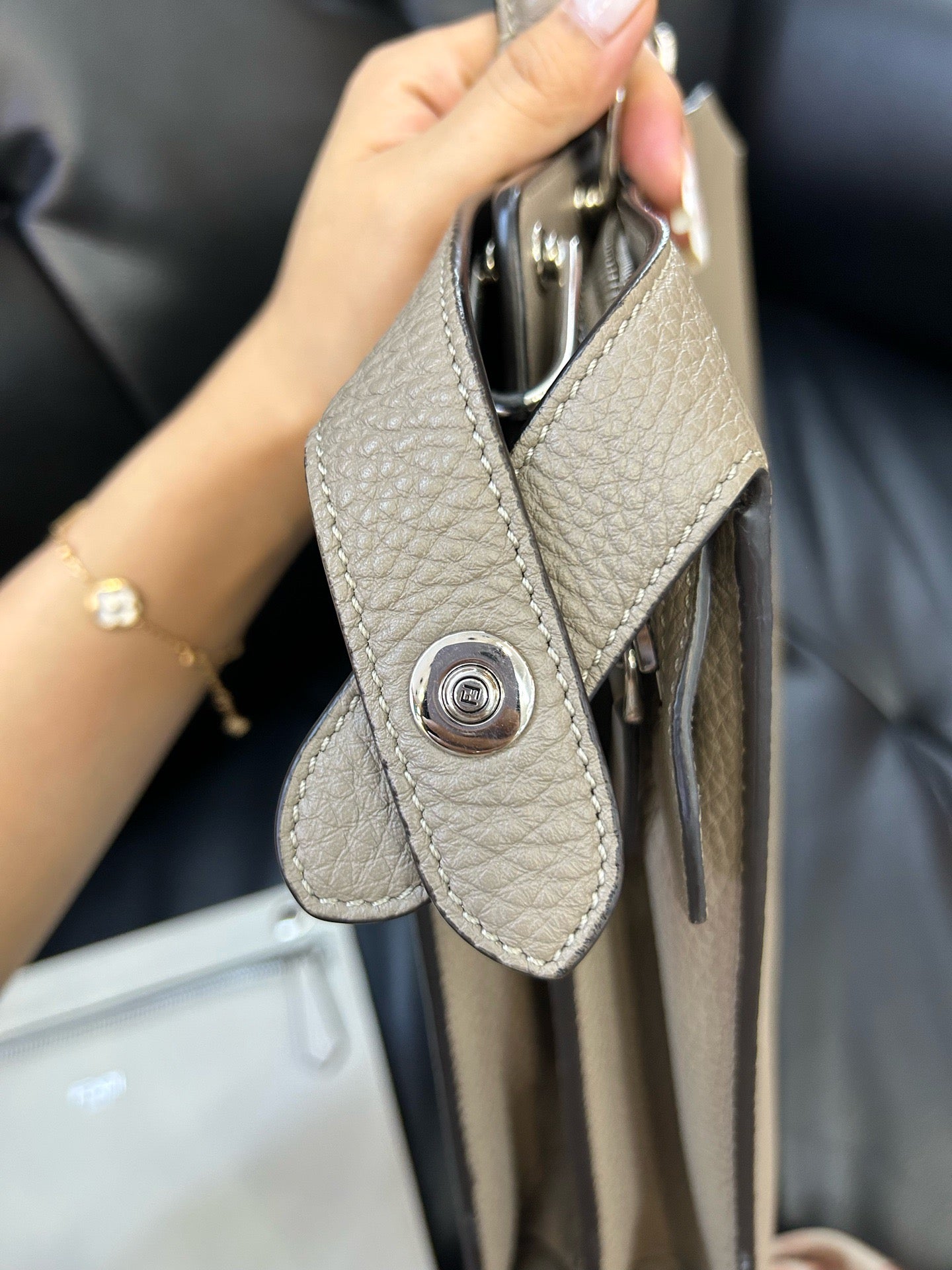 Fendi - Peekaboo Iseeu - Calfskin - Beige - (Large)
