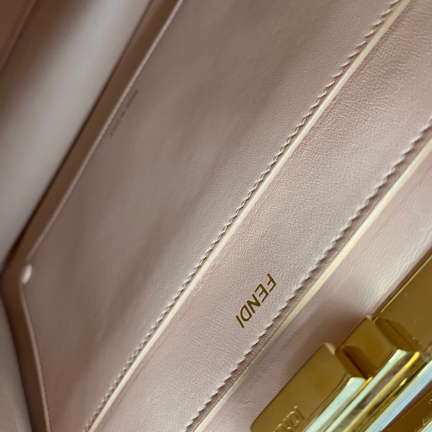 Fendi - Peekaboo ISeeU - Leather - White - (medium)