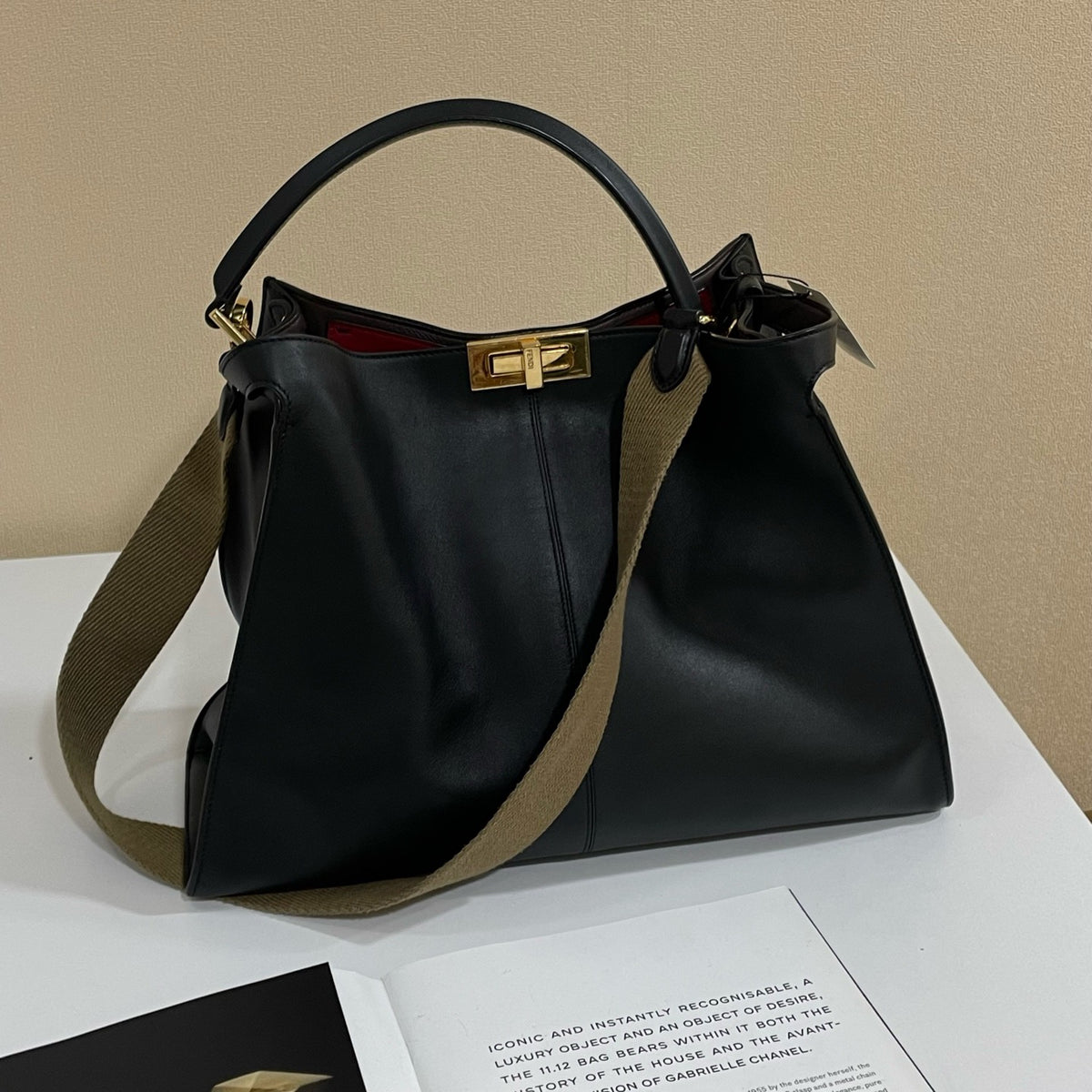 Fendi - Peekaboo Large - Leather - Black - (large)