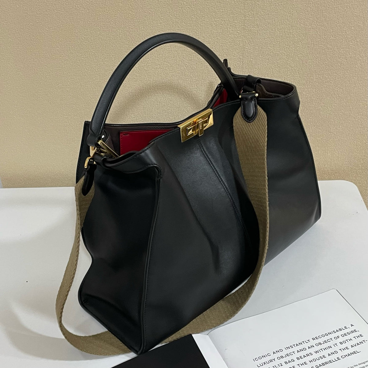 Fendi - Peekaboo Large - Leather - Black - (large)
