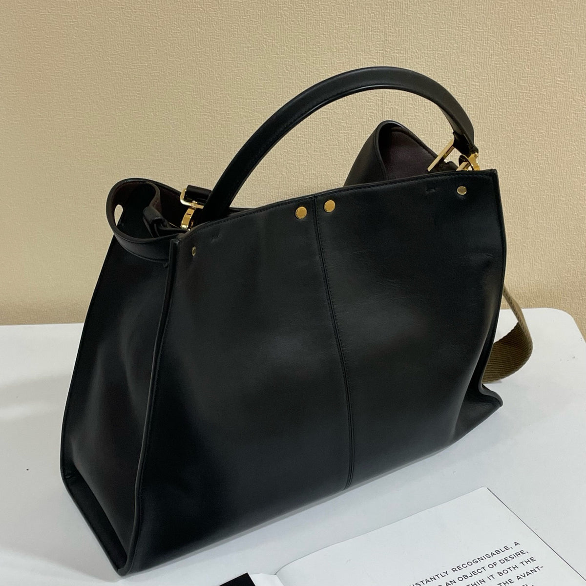 Fendi - Peekaboo Large - Leather - Black - (large)