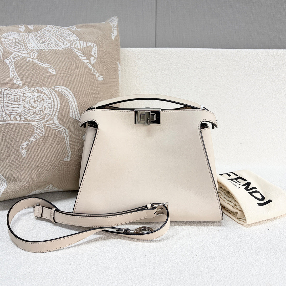 Fendi - Peekaboo - Leather - Beige - (medium)