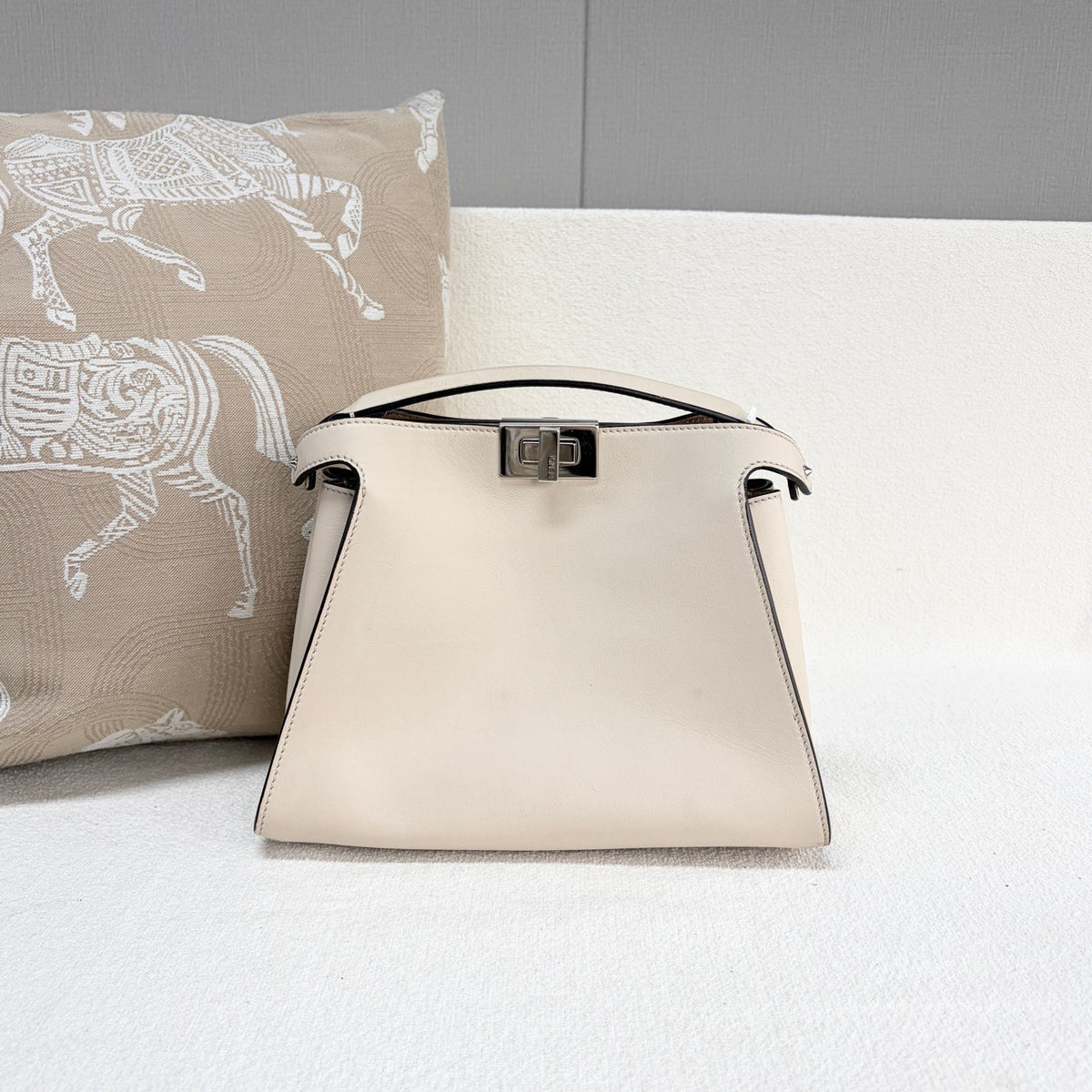 Fendi - Peekaboo - Leather - Beige - (medium)