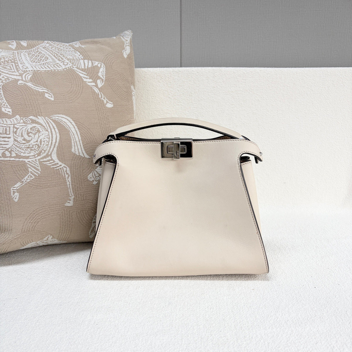 Fendi - Peekaboo - Leather - Beige - (medium)