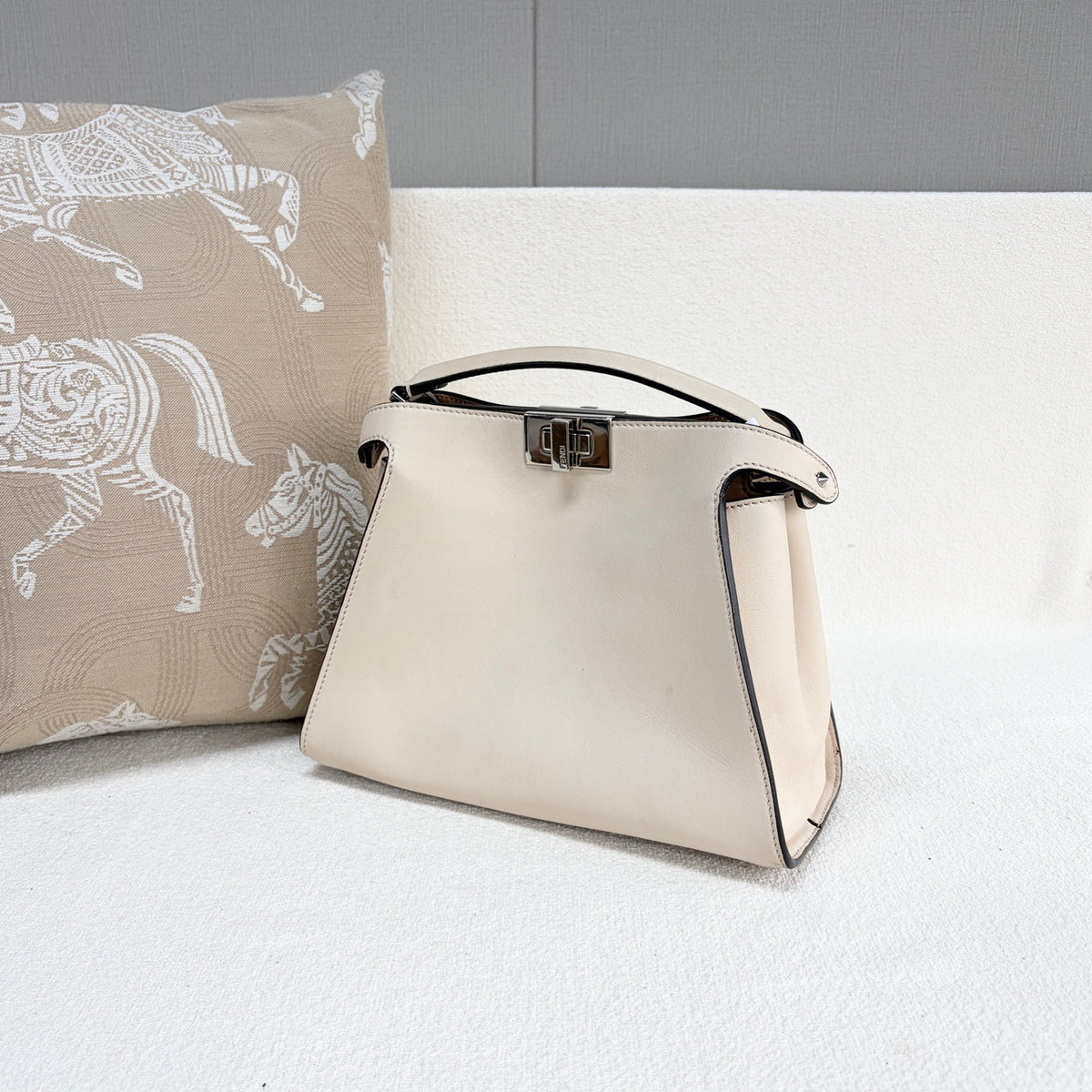 Fendi - Peekaboo - Leather - Beige - (medium)