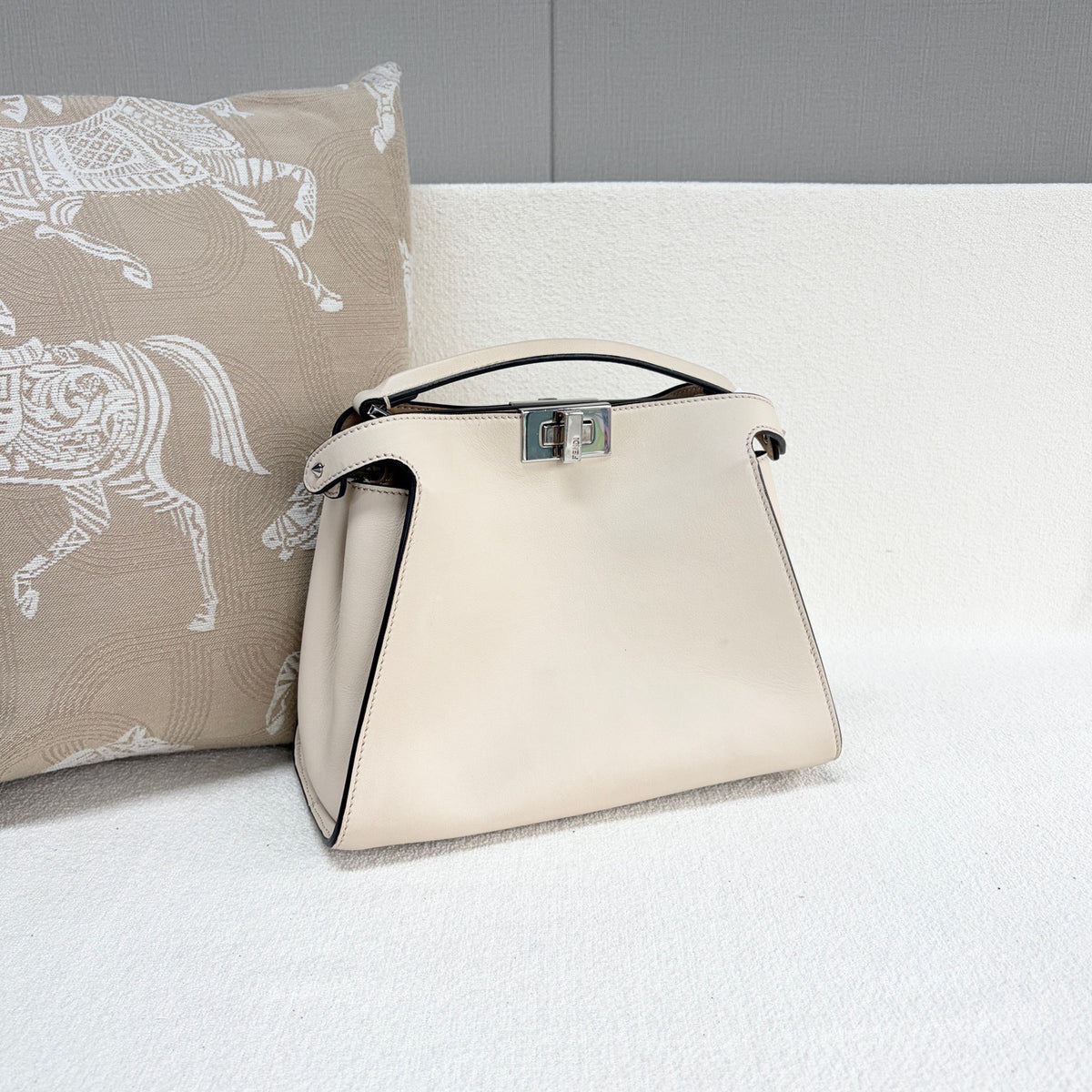 Fendi - Peekaboo - Leather - Beige - (medium)