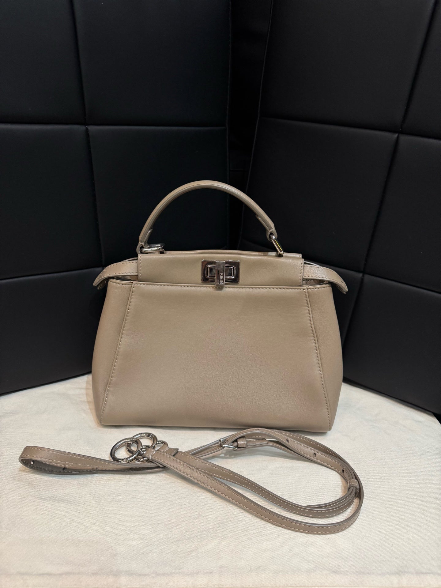 Fendi - Peekaboo - Leather - Beige - (mini)