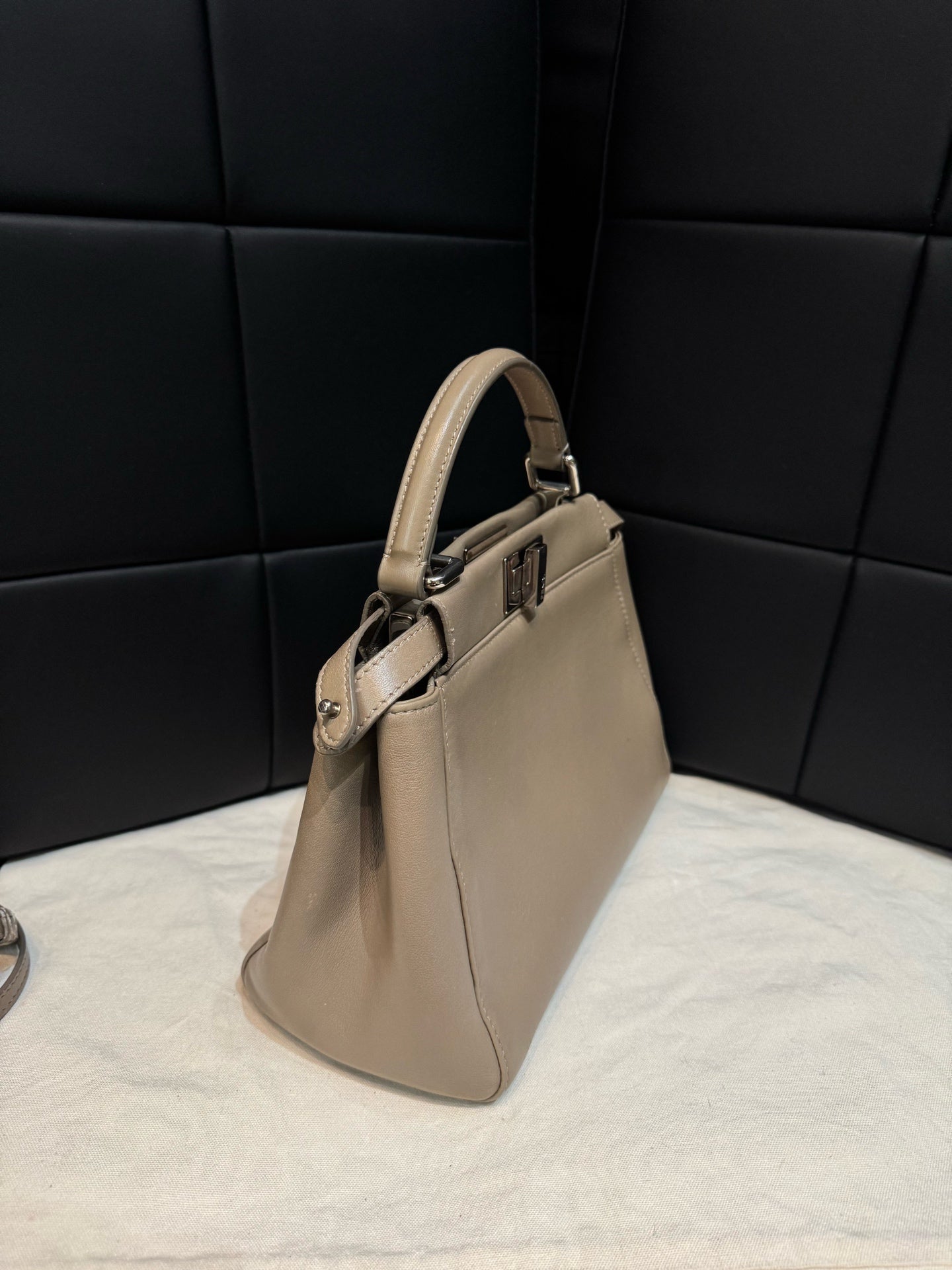 Fendi - Peekaboo - Leather - Beige - (mini)