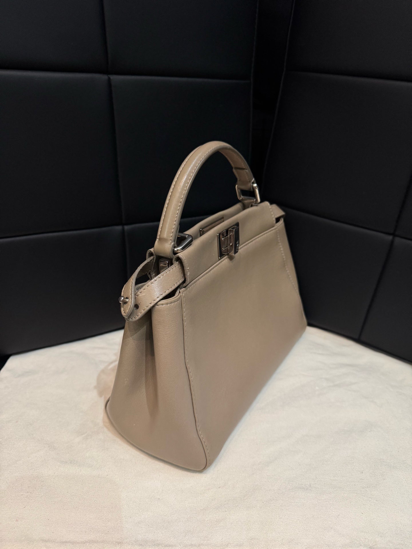 Fendi - Peekaboo - Leather - Beige - (mini)