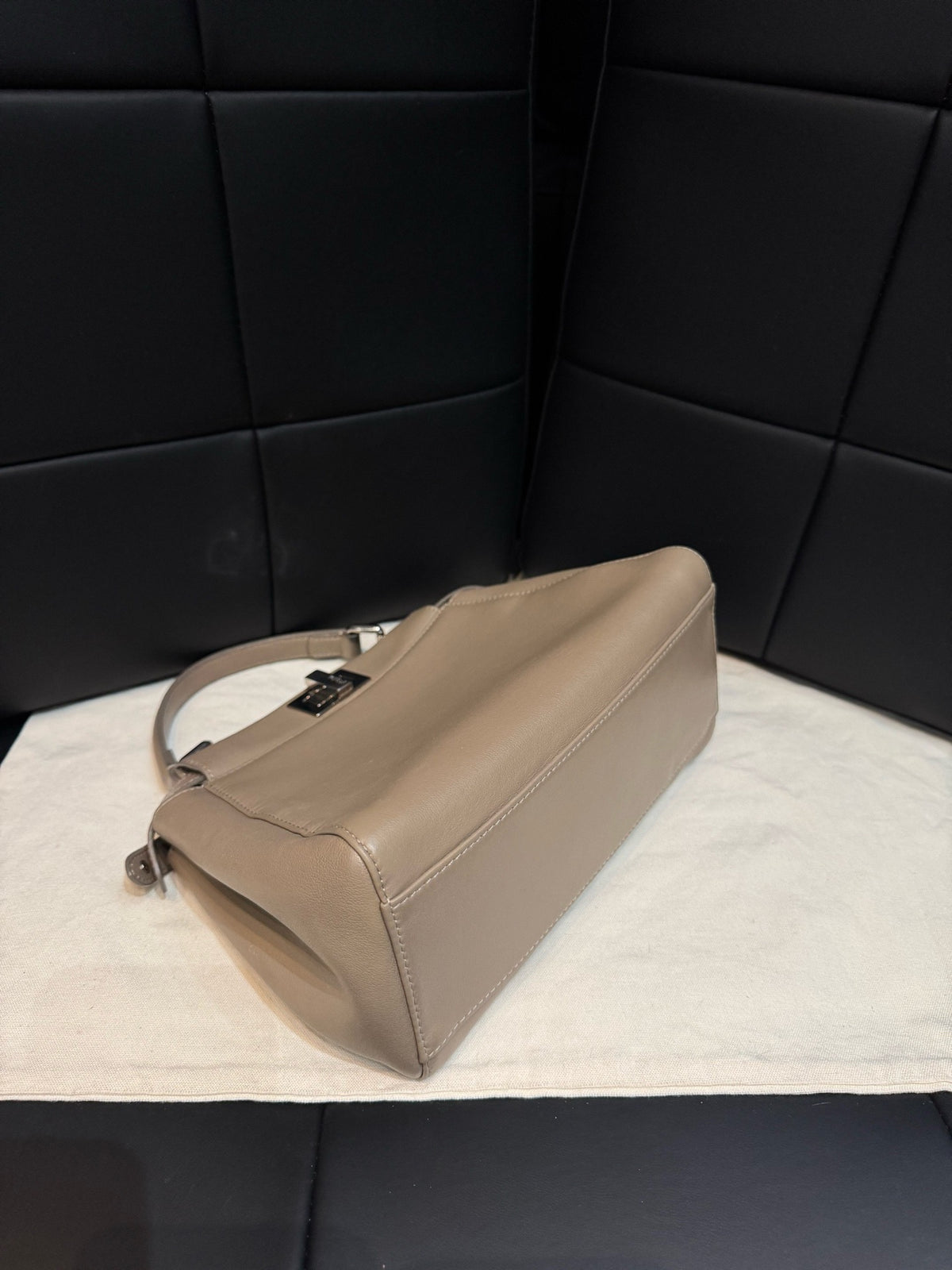 Fendi - Peekaboo - Leather - Beige - (mini)
