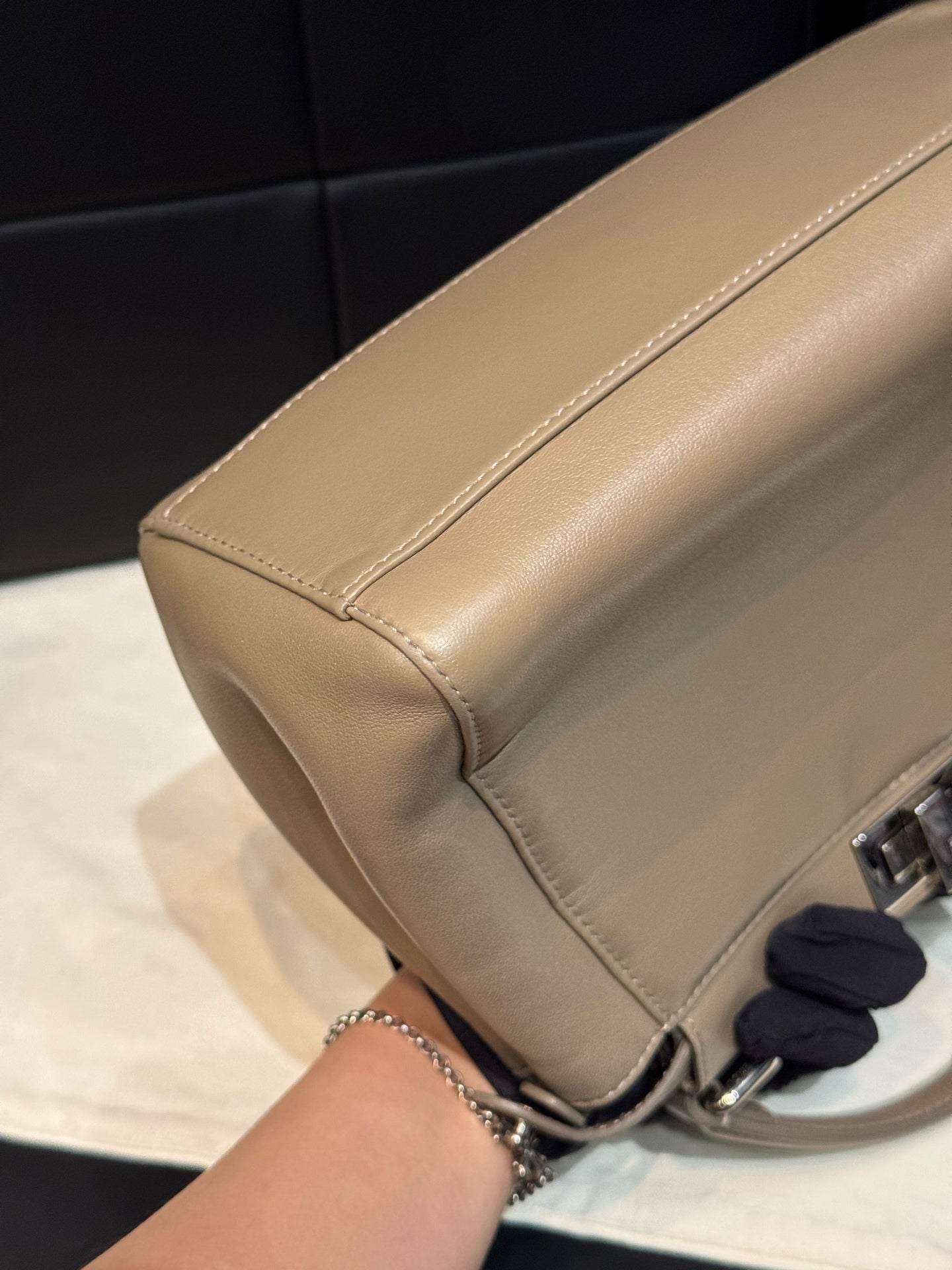 Fendi - Peekaboo - Leather - Beige - (mini)