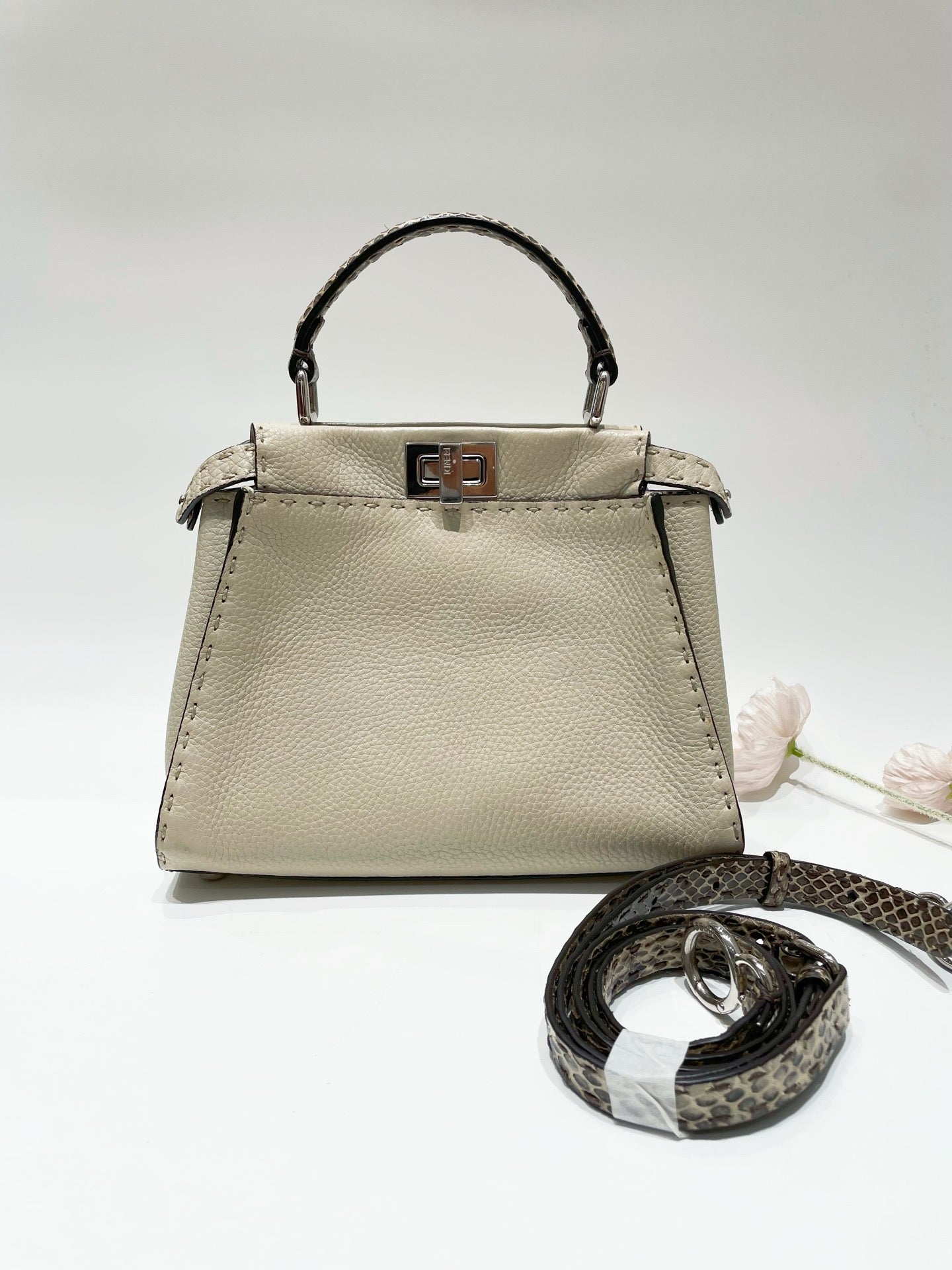 Fendi - Peekaboo - Leather - Beige - (small)
