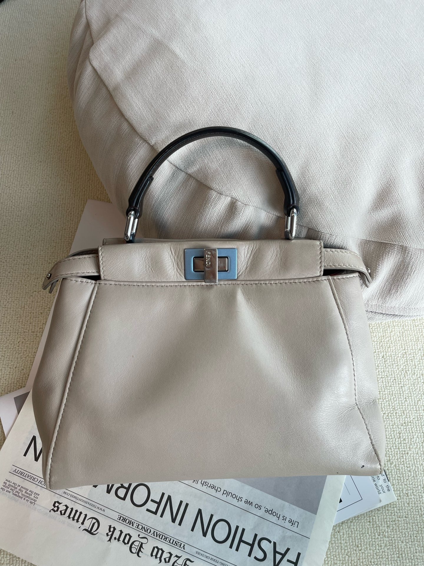 Fendi - Peekaboo - Leather - Beige - (small)