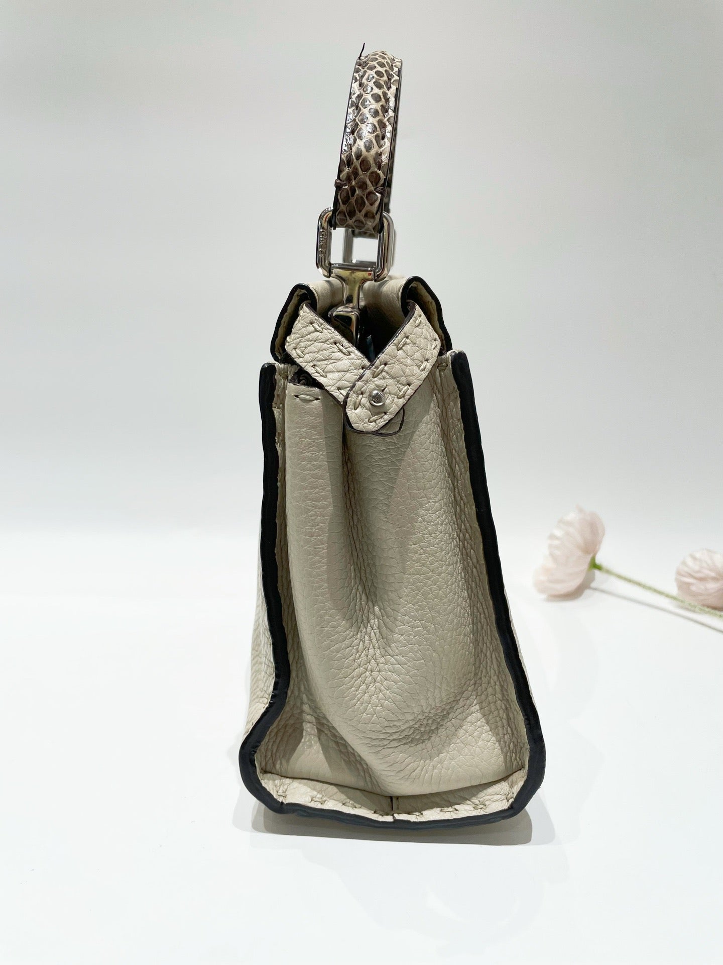 Fendi - Peekaboo - Leather - Beige - (small)