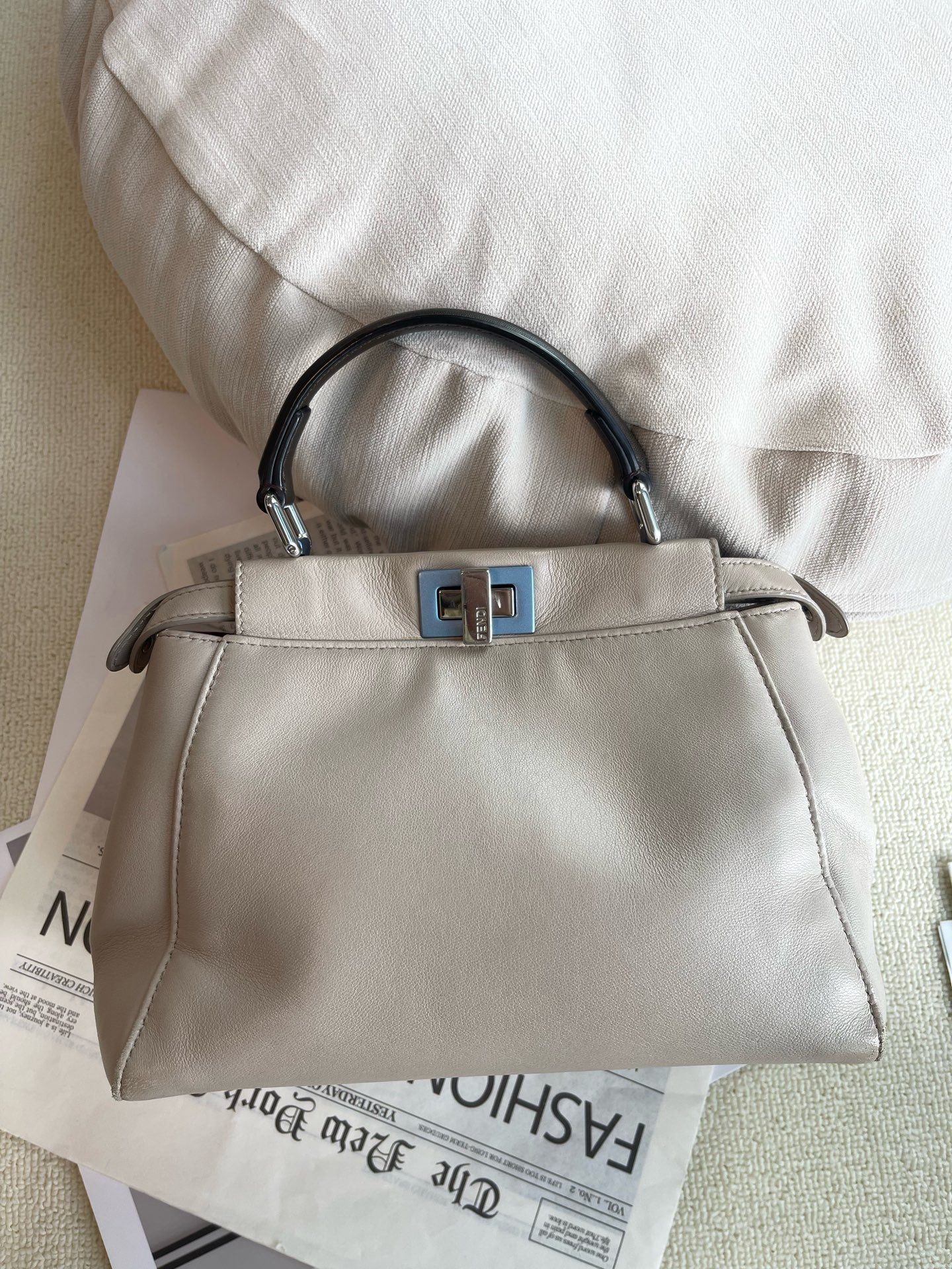 Fendi - Peekaboo - Leather - Beige - (small)