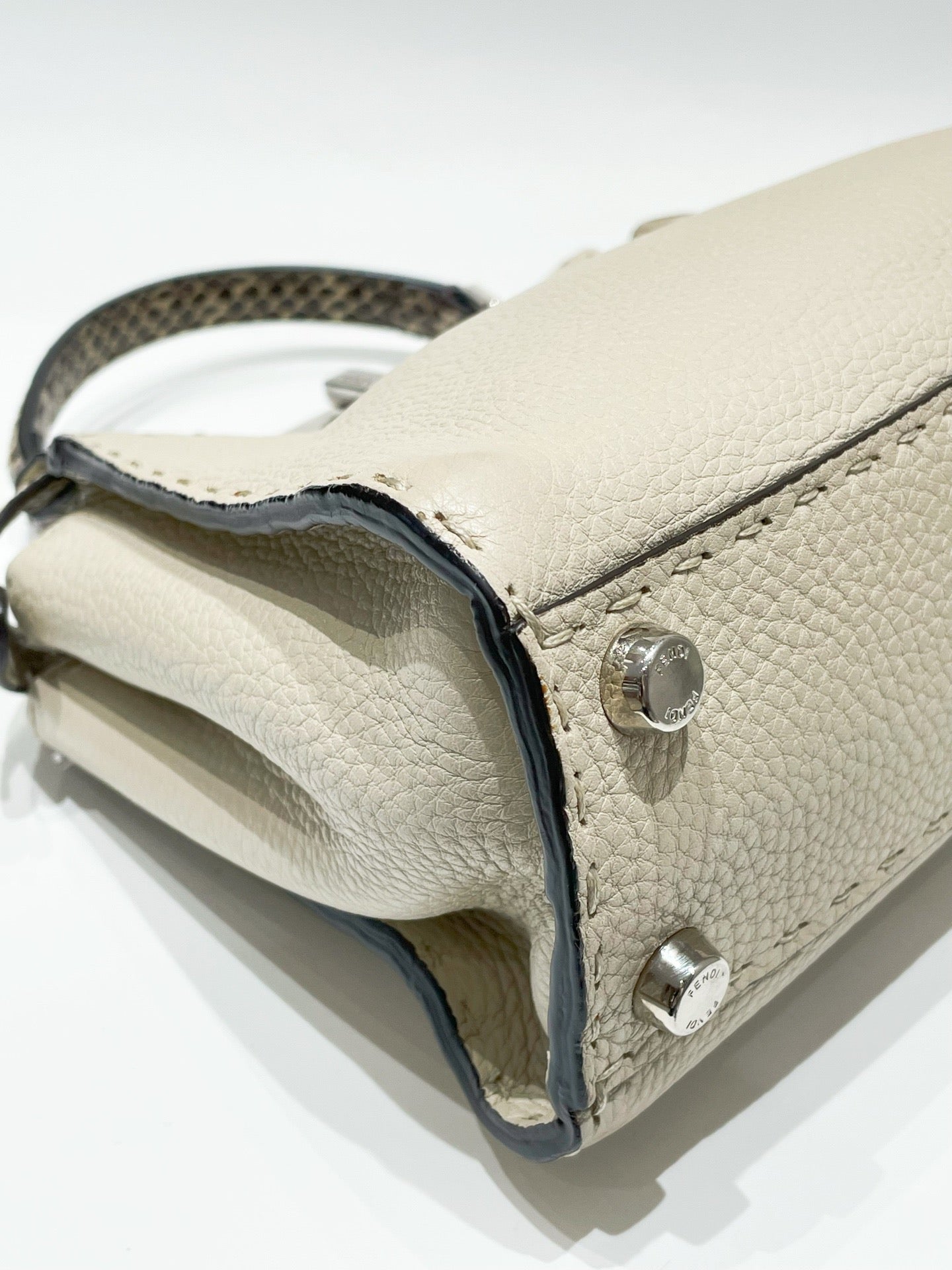 Fendi - Peekaboo - Leather - Beige - (small)