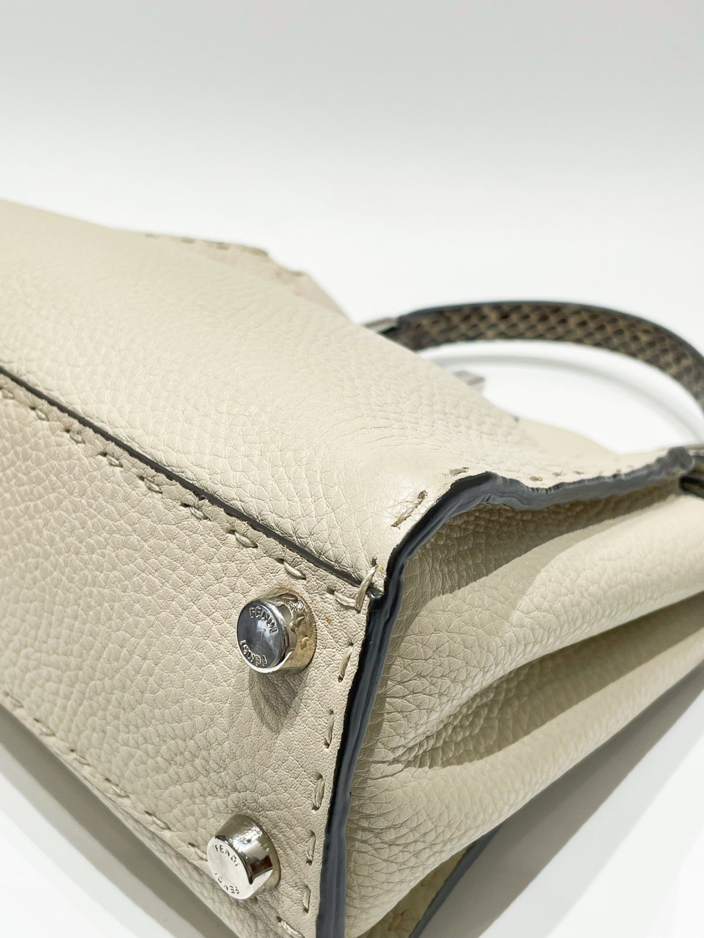 Fendi - Peekaboo - Leather - Beige - (small)