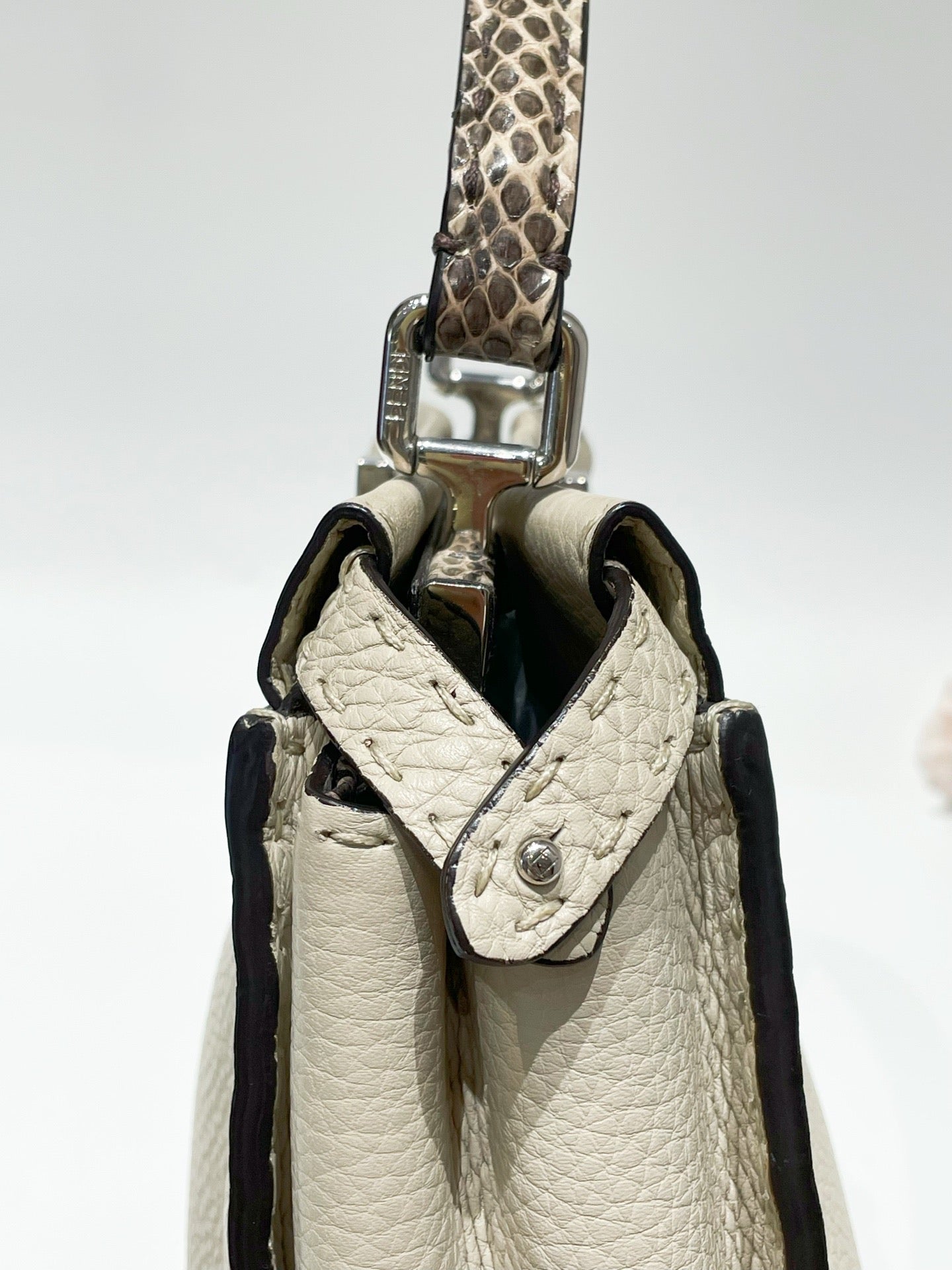 Fendi - Peekaboo - Leather - Beige - (small)