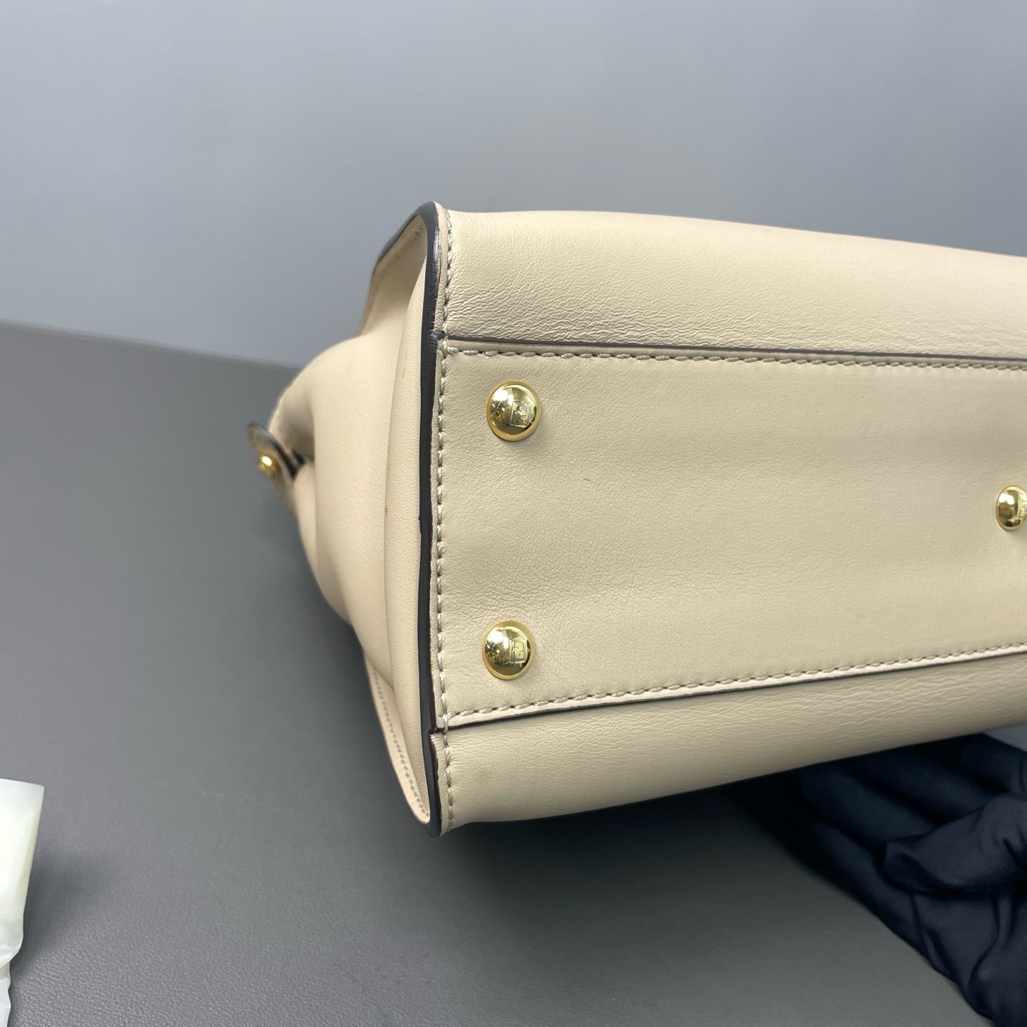 Fendi - Peekaboo - Leather - Beige with Tan Handle - (Medium)