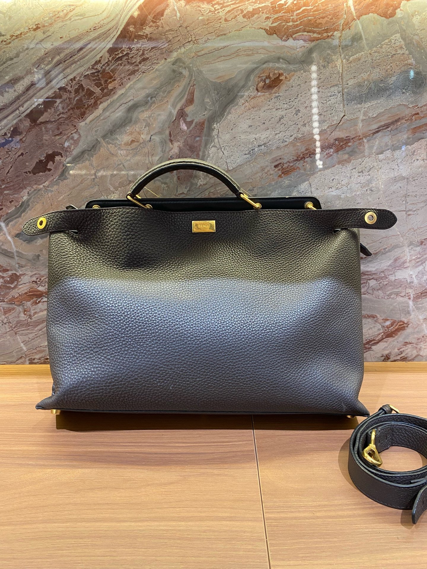 Fendi - Peekaboo - Leather - Black - (Large)
