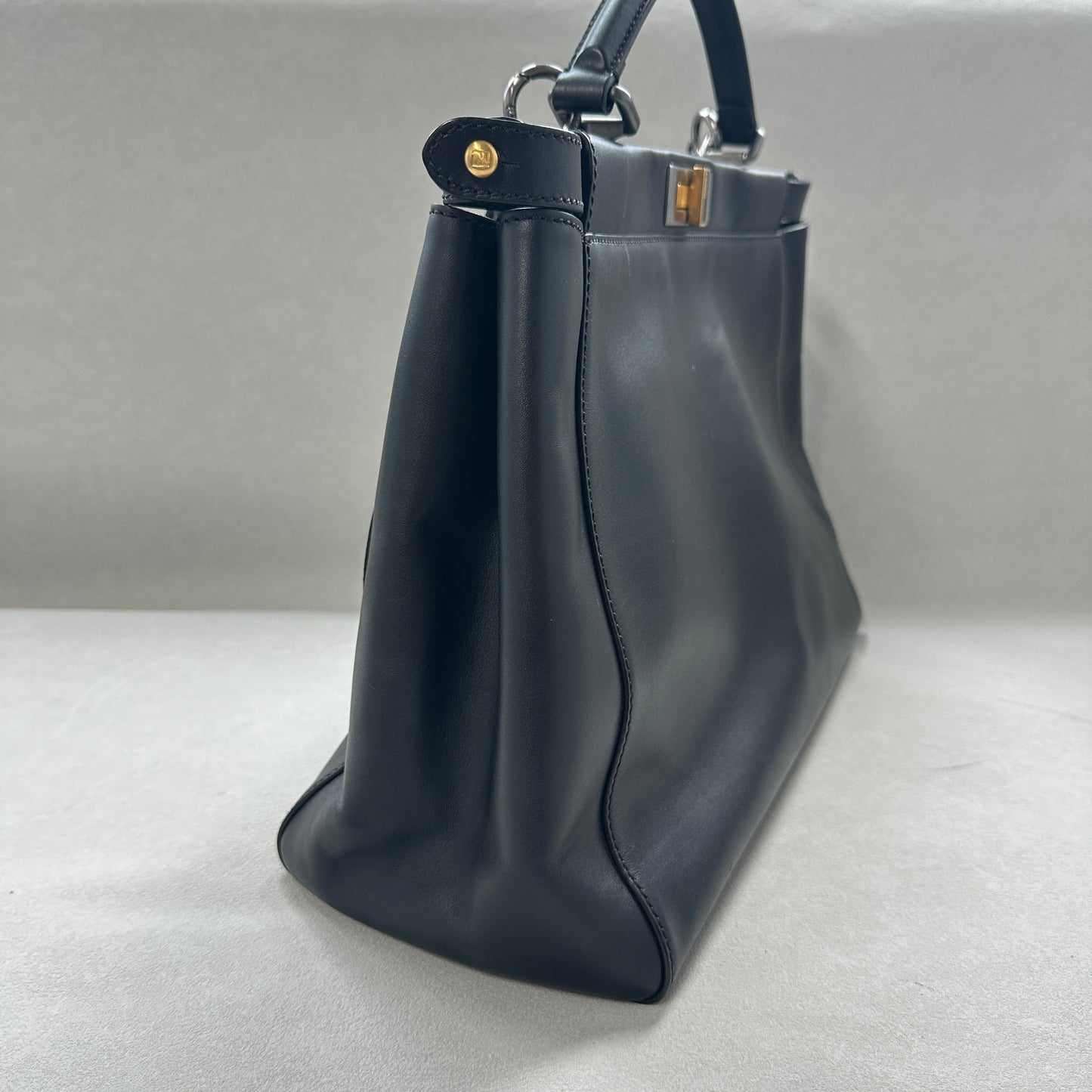 Fendi - Peekaboo - Leather - Black - (Large)