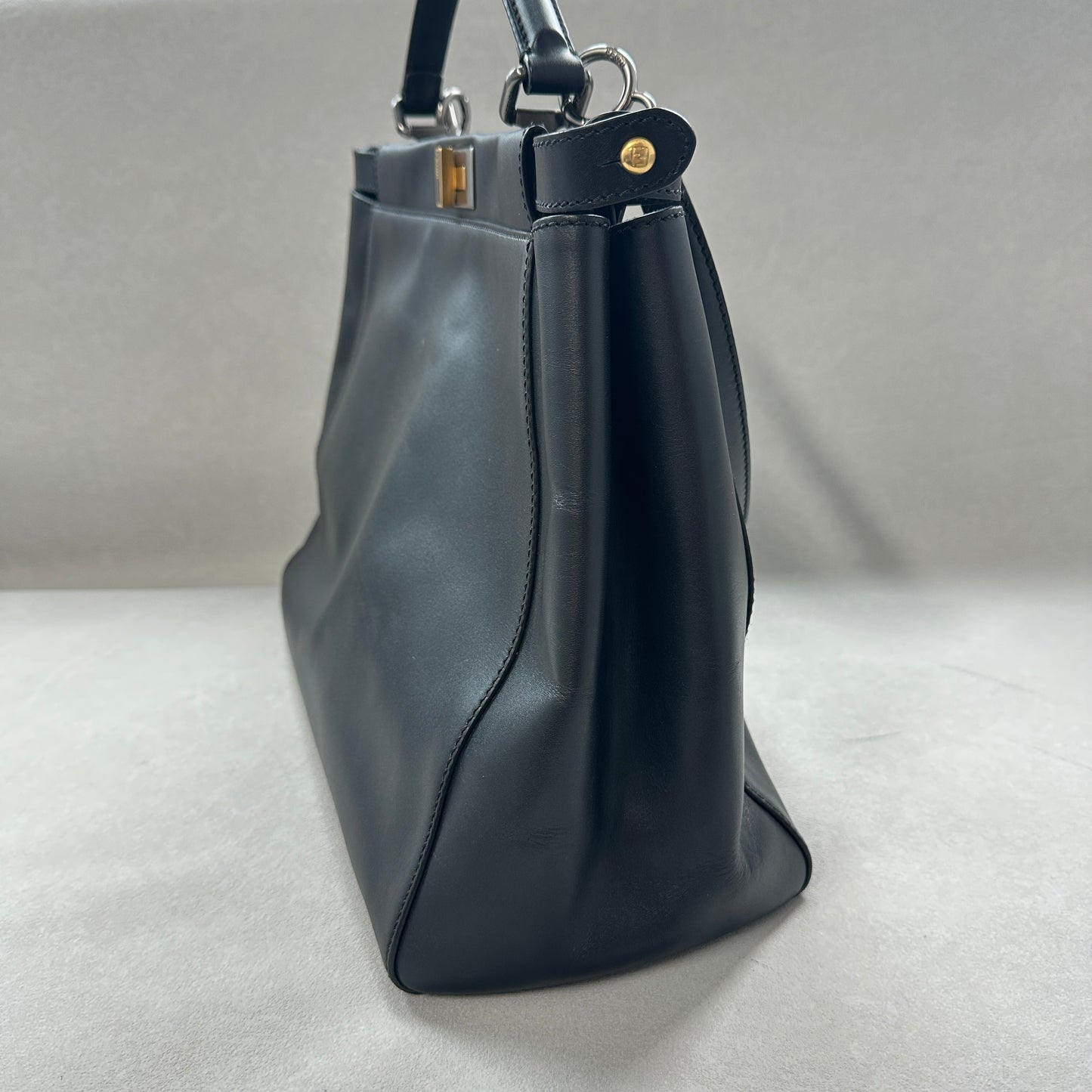 Fendi - Peekaboo - Leather - Black - (Large)