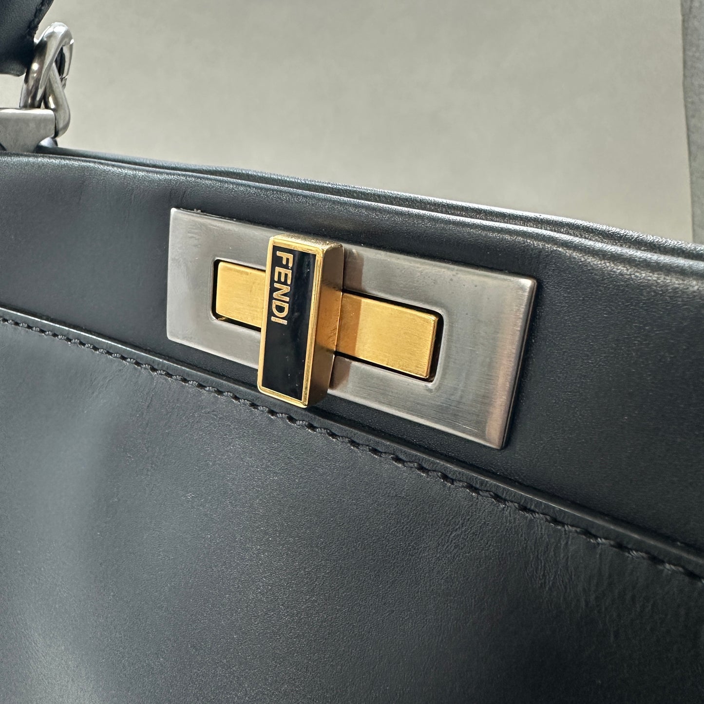 Fendi - Peekaboo - Leather - Black - (Large)