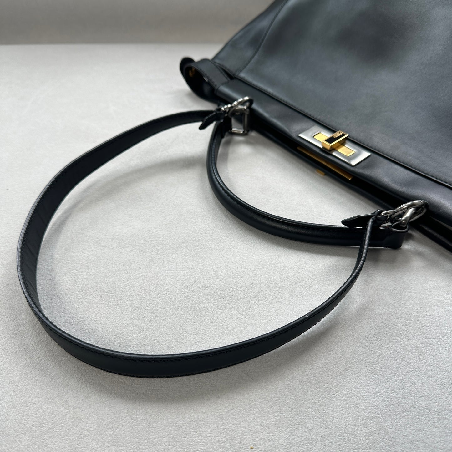 Fendi - Peekaboo - Leather - Black - (Large)