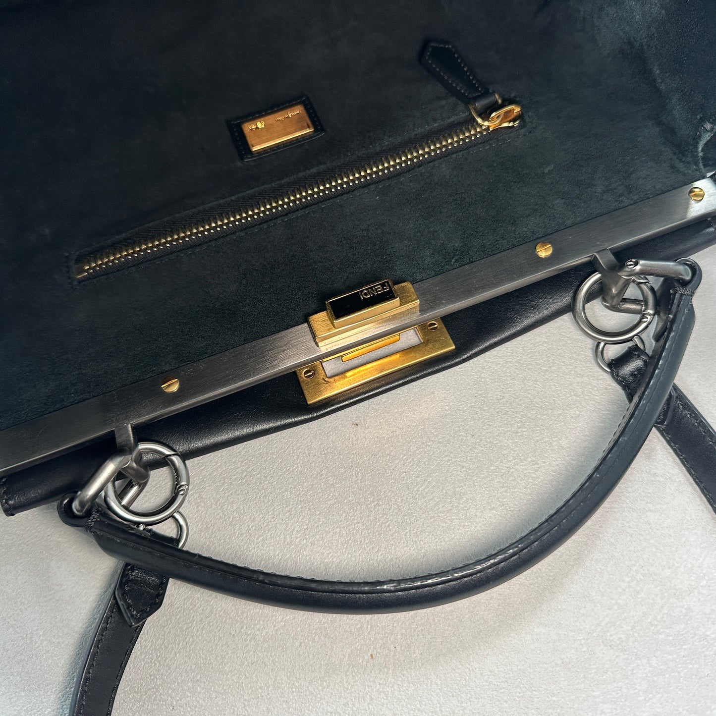 Fendi - Peekaboo - Leather - Black - (Large)