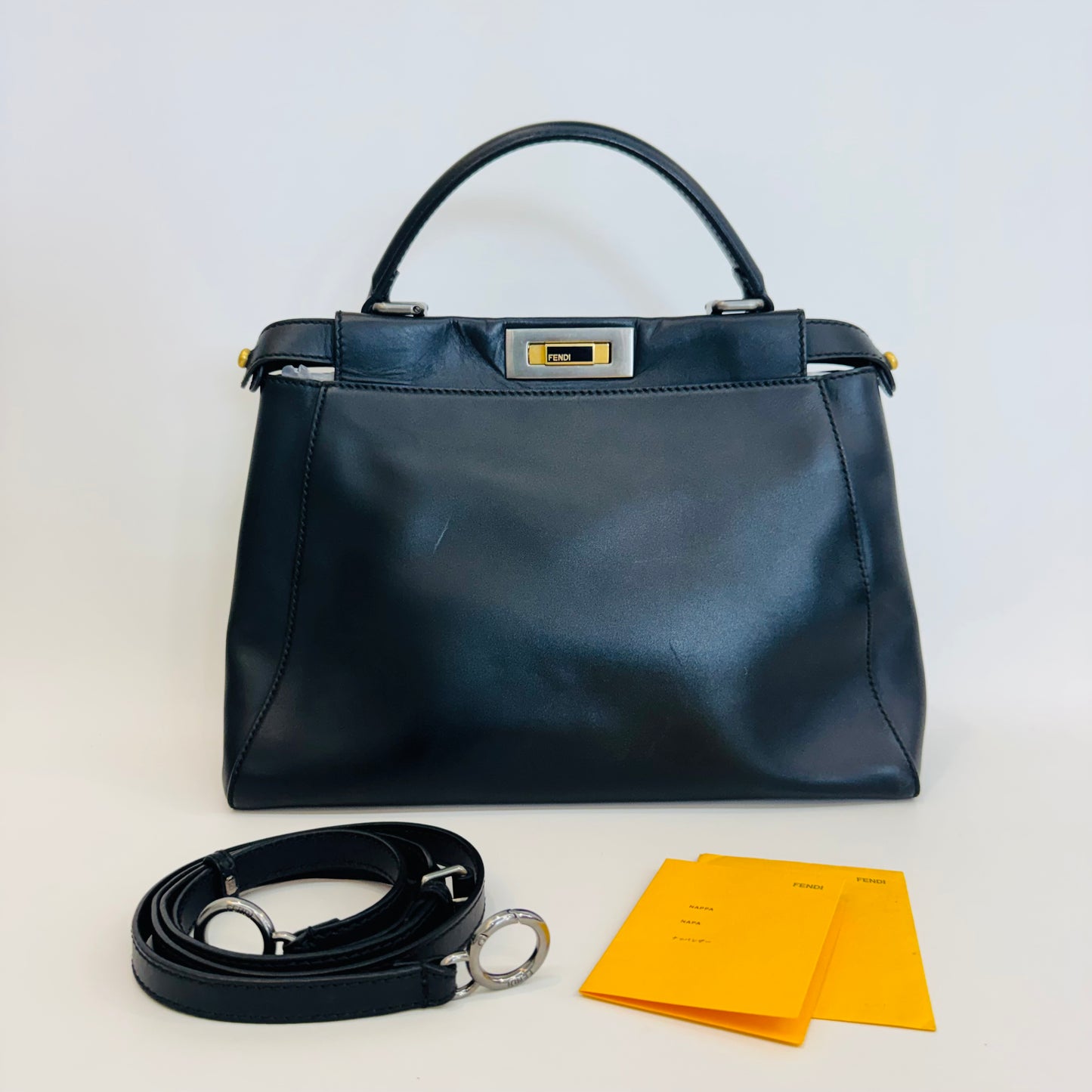 Fendi - Peekaboo - Leather - Black - (medium)